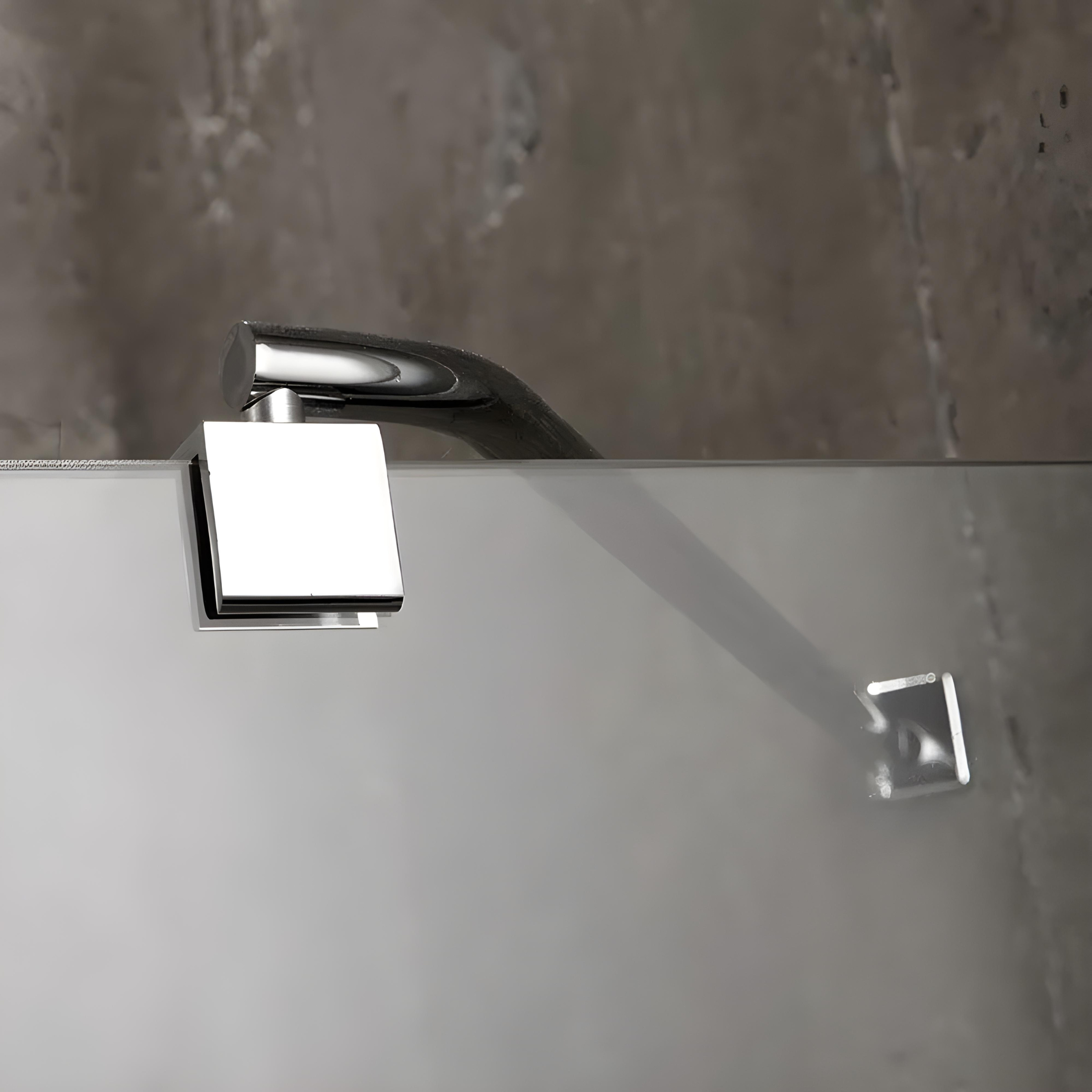 Frameless shower enclosure "Lion" in transparent tempered glass, height 190 cm