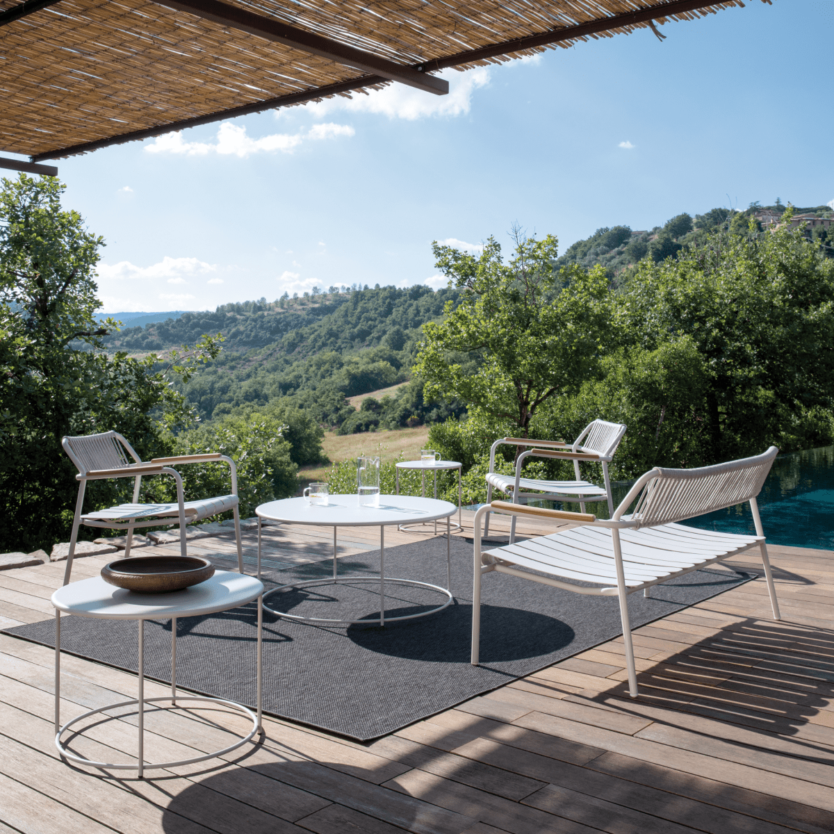 Poltrona bassa con schienale in corda "Verdea Rope" sedia lounge da giardino cm 74x70 74h - MondoViro