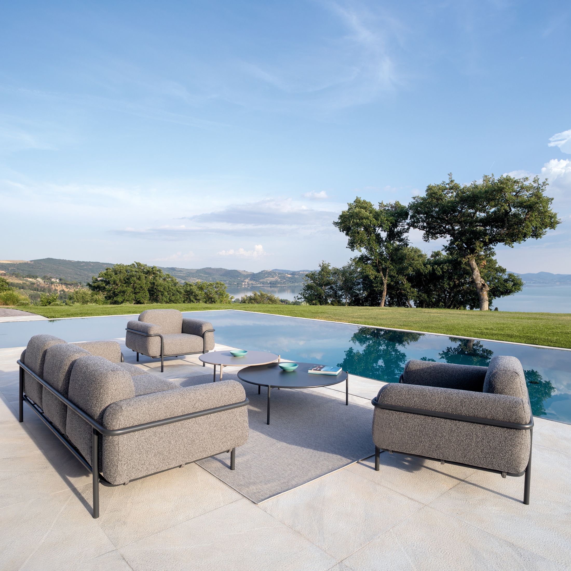 "Hug" 3-seater padded fabric sofa with metal frame for the garden, 235x94 cm, 75 cm high