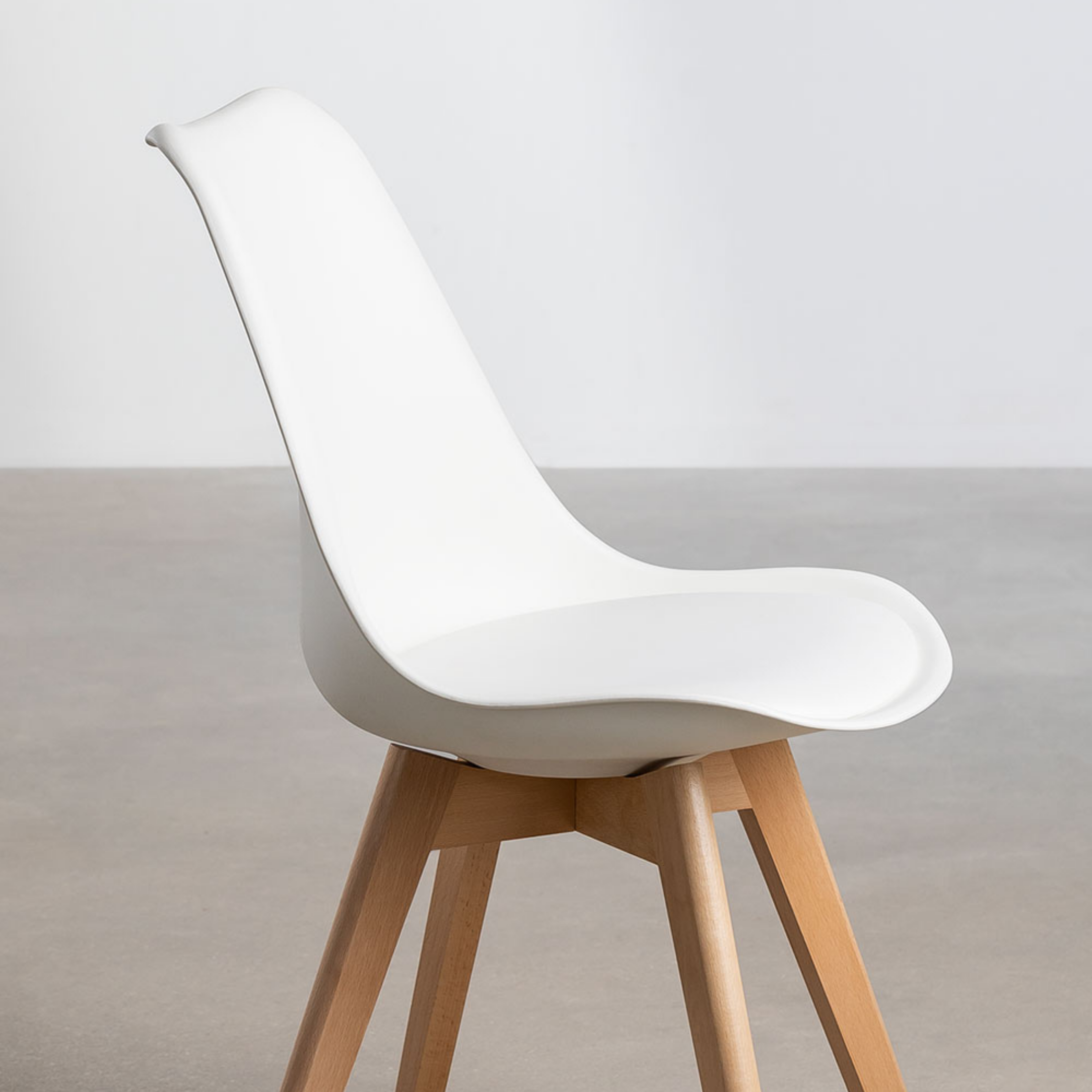 Set of padded chairs in imitation leather "Stilezze" armchairs with wooden legs cm 52x48.5 82h