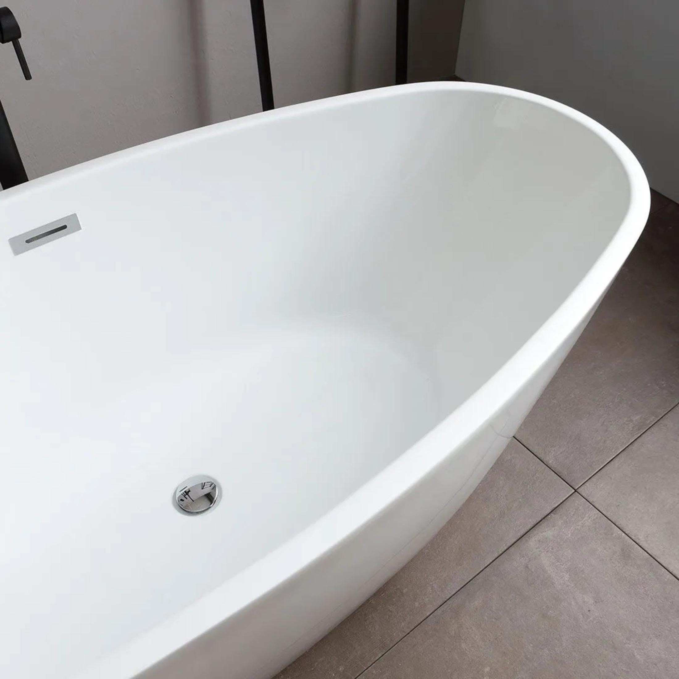 "Arianna" freestanding bathtub in white acrylic, 170x80 cm, 55 cm high