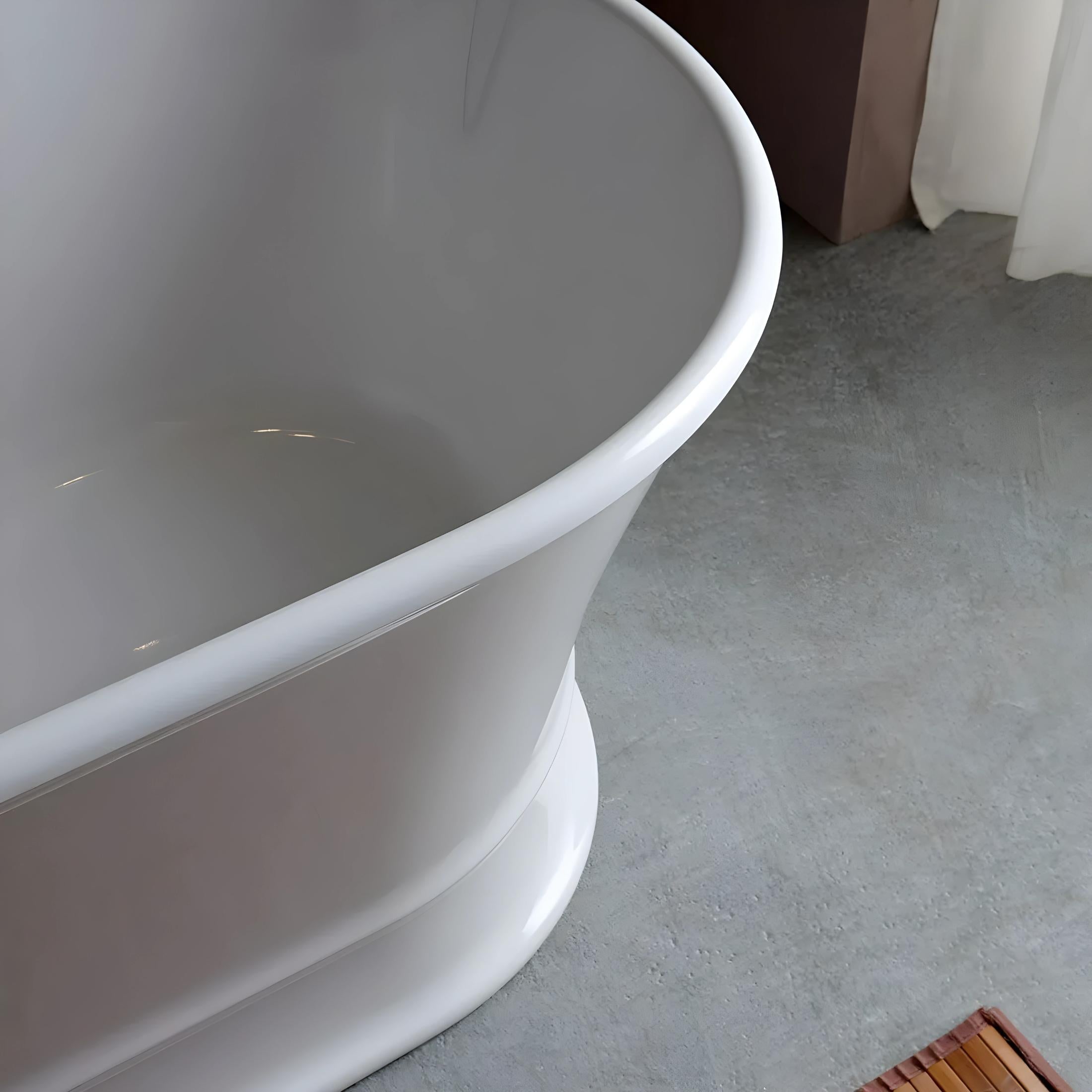 "Bari" oval freestanding bathtub in white recomposed marble, 170x84 cm, 84h