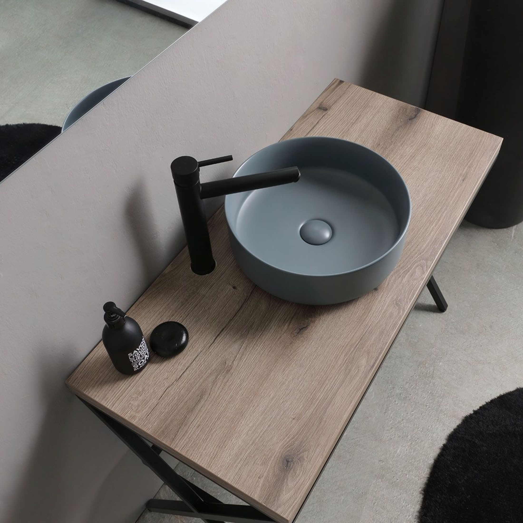 "Medellín" 100cm floor-standing bathroom cabinet in fossil oak with round grey ceramic sink and rectangular mirror