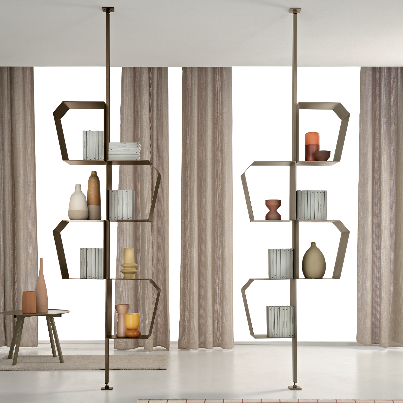 "Biblio" vertical bookcase made of painted metal with adjustable foot and ceiling fixing