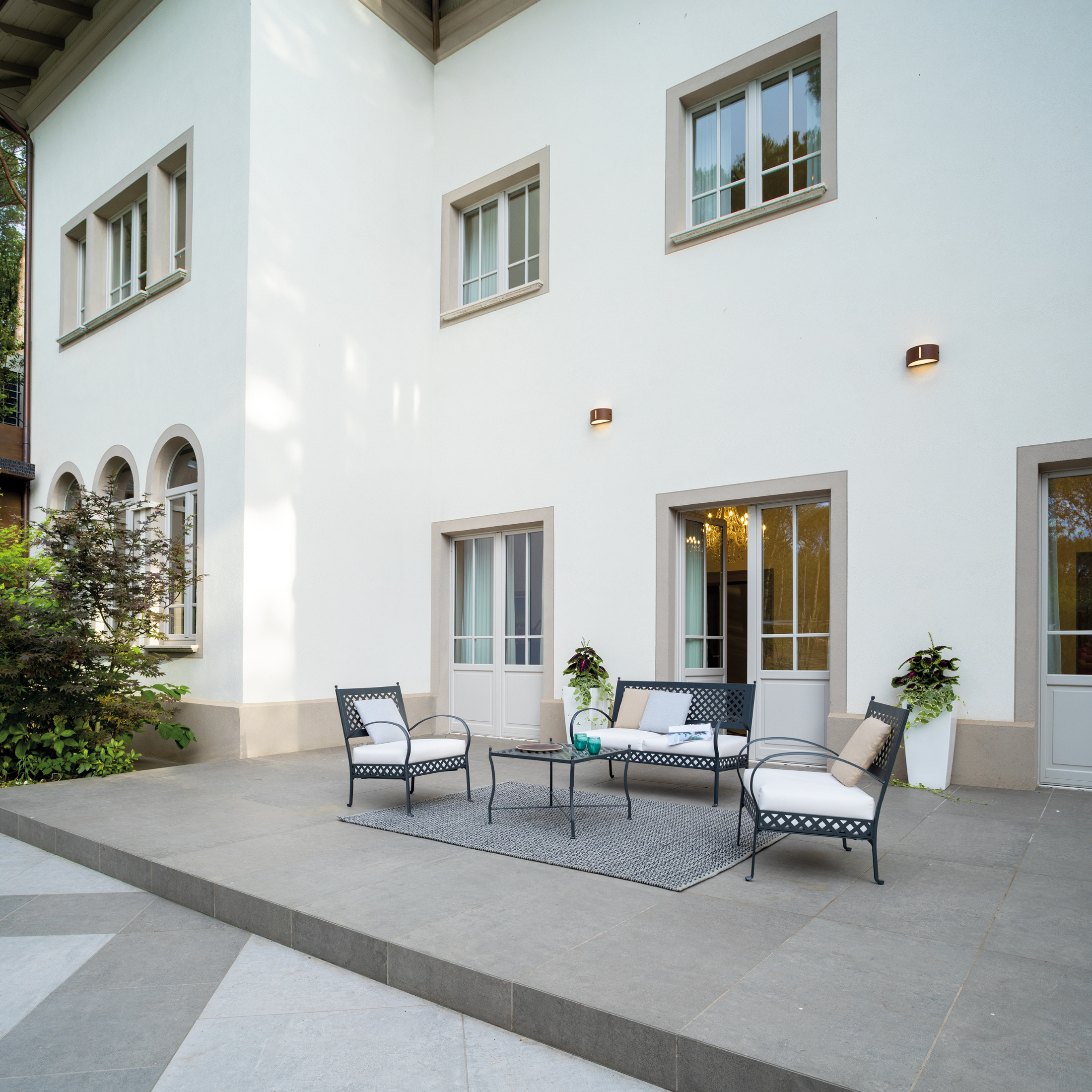 "Springtime" metal coffee table for garden, 64x64 cm, 49h