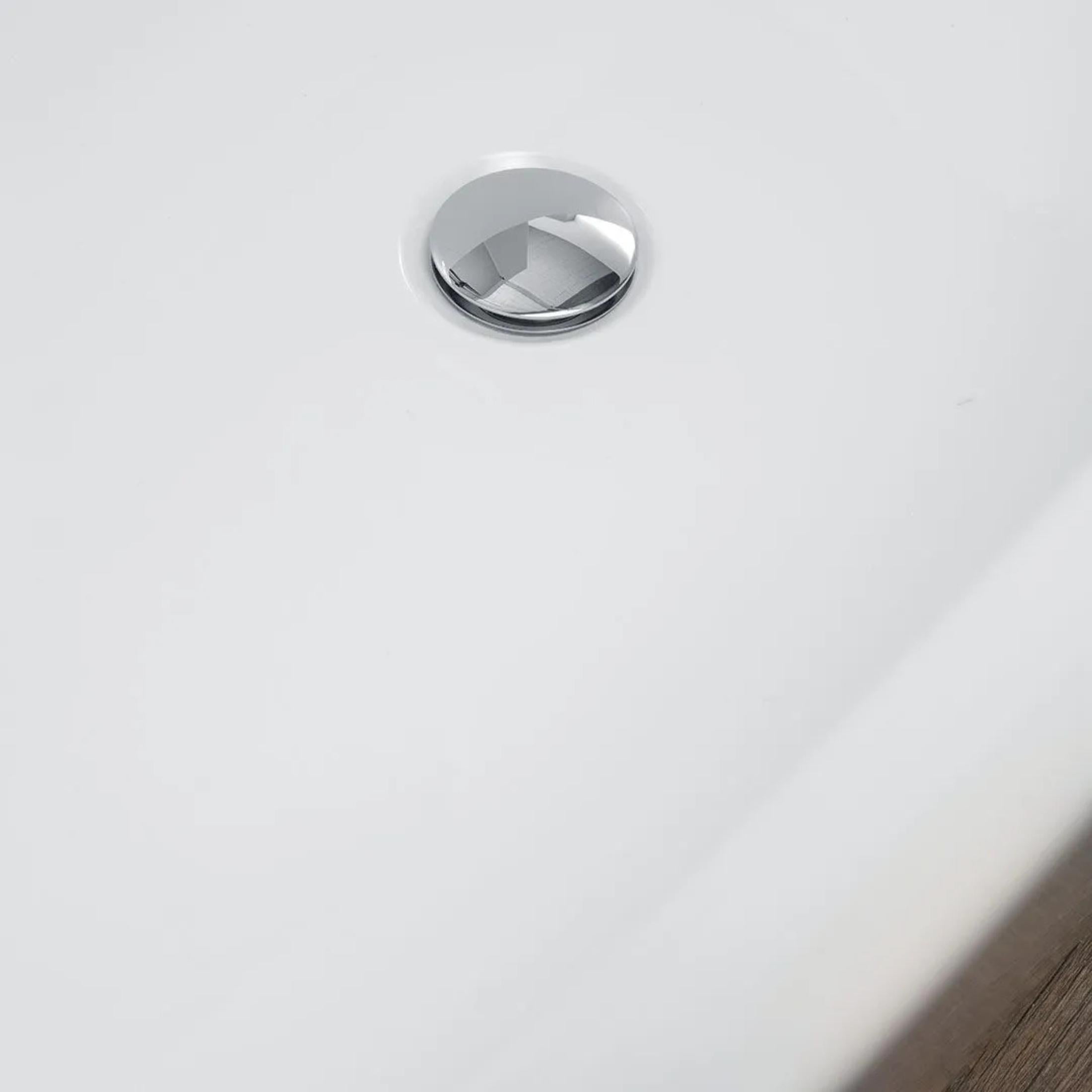 "Anita" freestanding oval bathtub in white acrylic