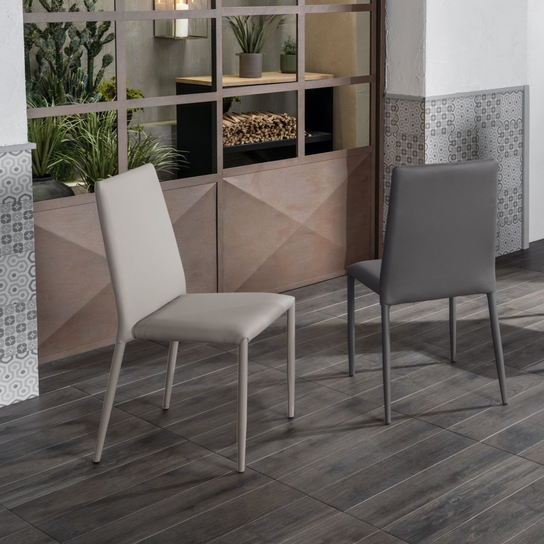 Set of modern stackable "Lavender" upholstered chairs in faux leather for the living room, 42x40 cm, 96h