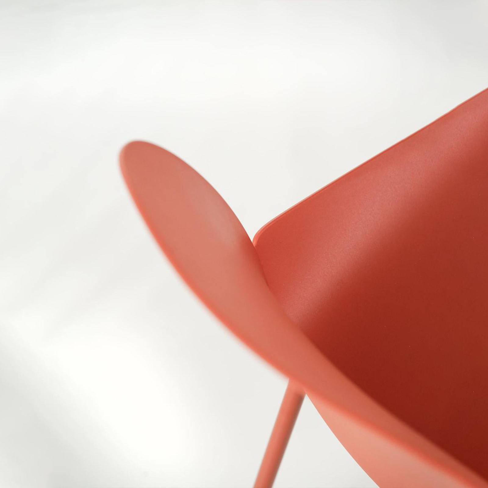 Set of modern "Azzurra" polypropylene chairs with painted metal frame for the living room