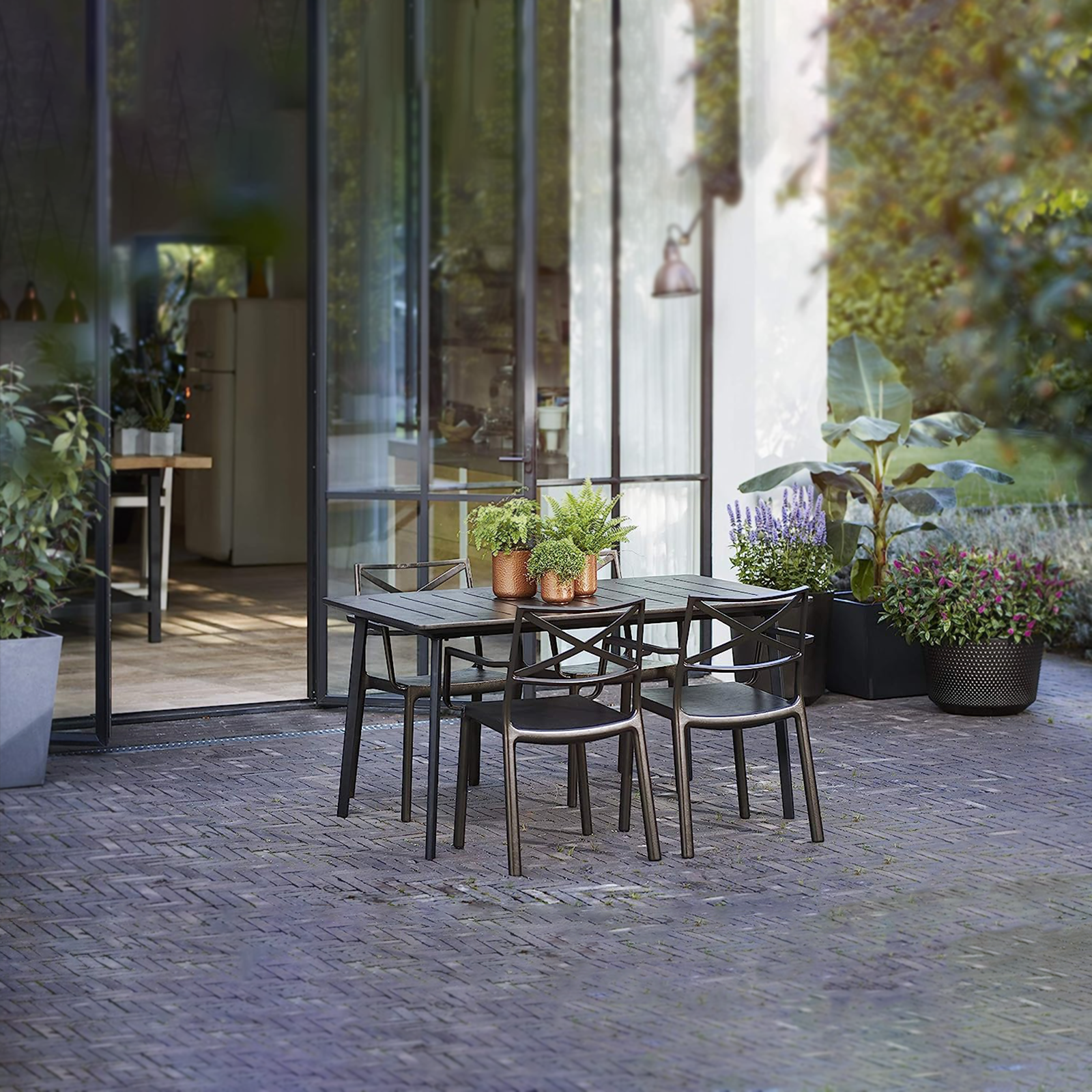 "Cast Iron" resin dining table with cast iron effect top for the garden, 150x90 cm, 74h