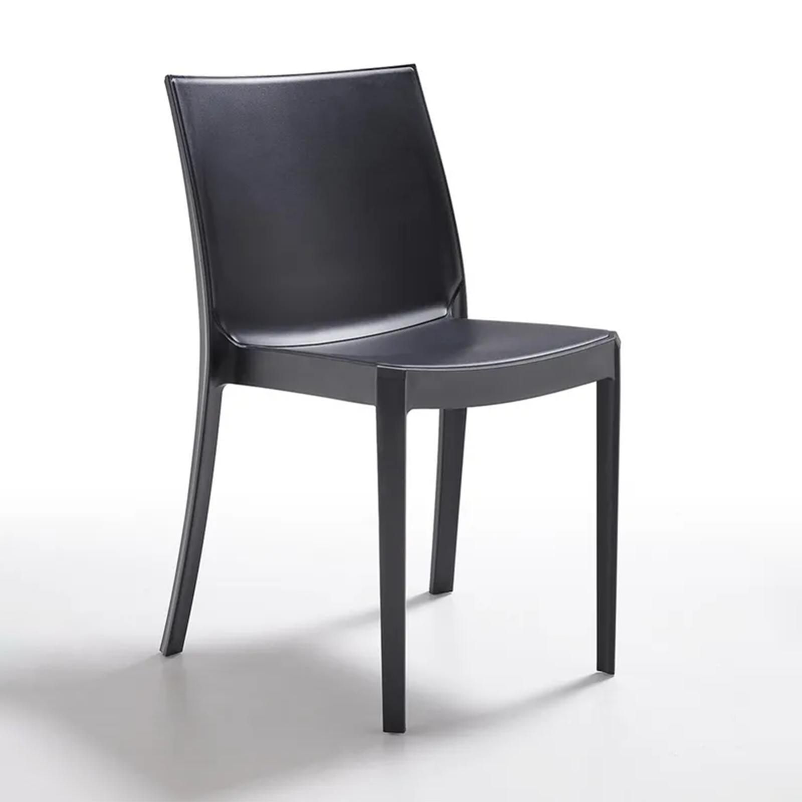 Set of stackable garden chairs "Perla" in non-slip polypropylene for dining, 47x55 cm, 82h