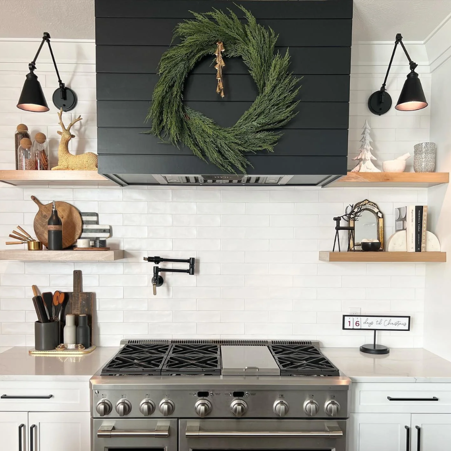 "Kleo" Cypress Christmas Wreath in PE with Real Touch effect, Ø 60 cm