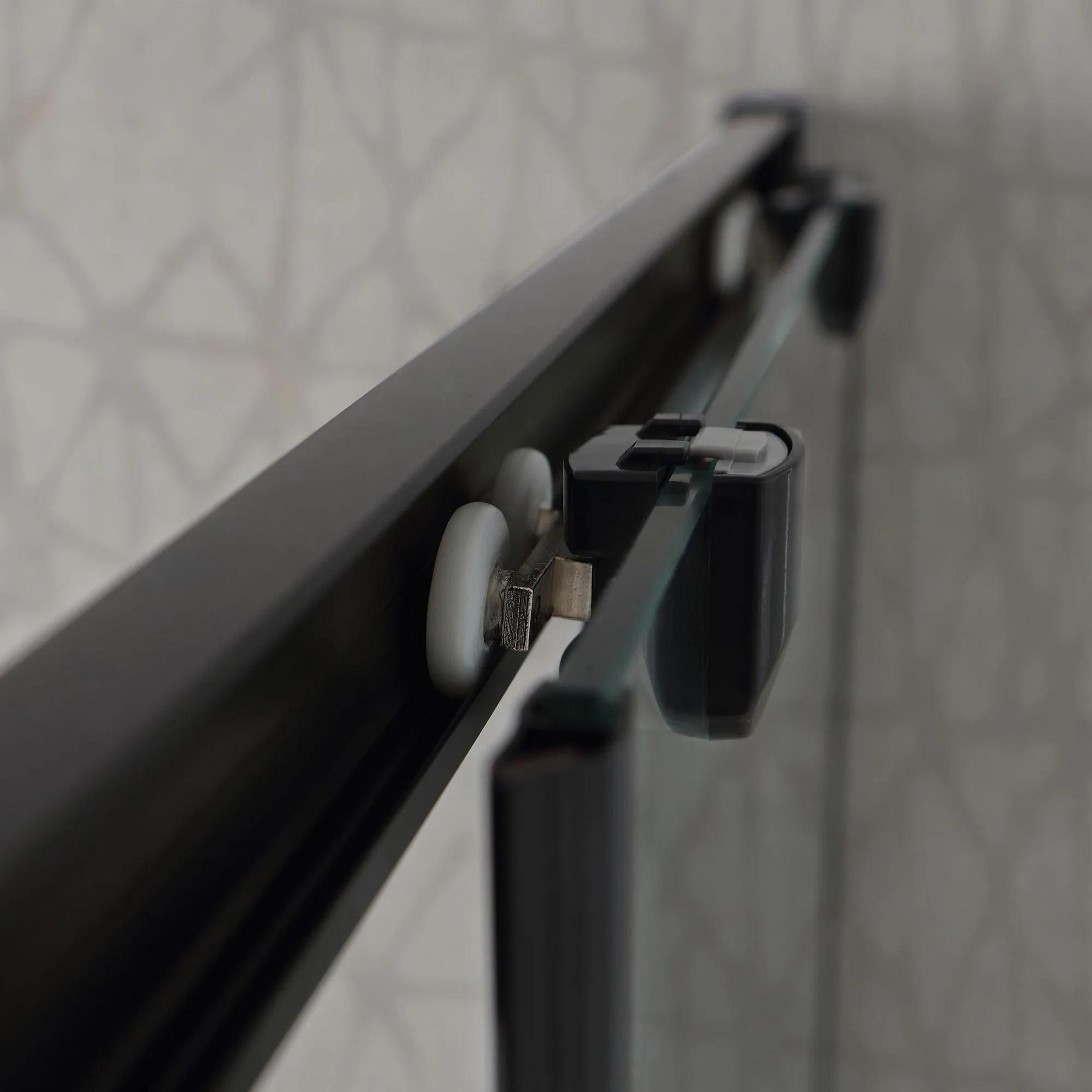 "Cielo" square shower enclosure in clear glass with matt black profile, height 190 cm