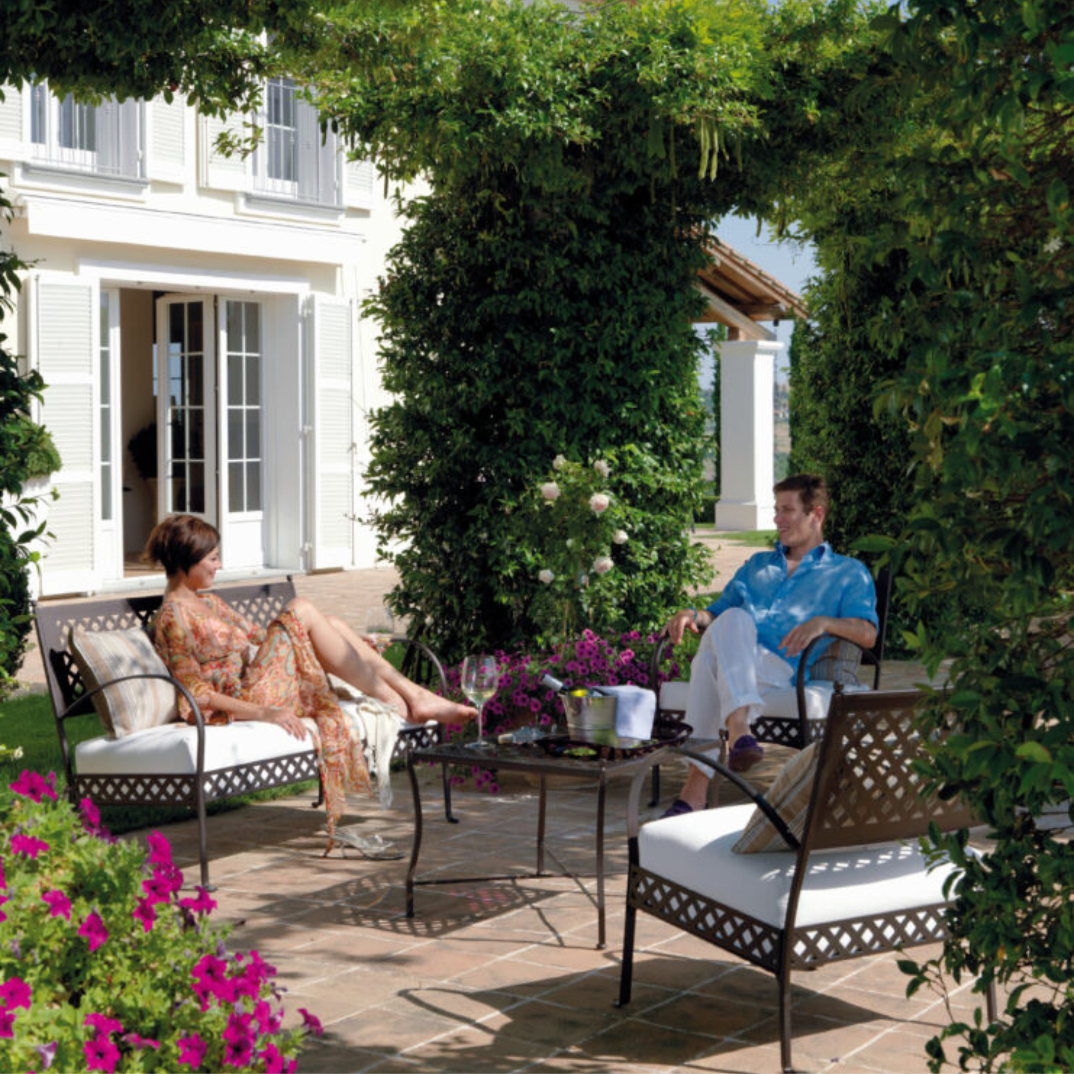 "Springtime" metal coffee table for garden, 64x64 cm, 49h