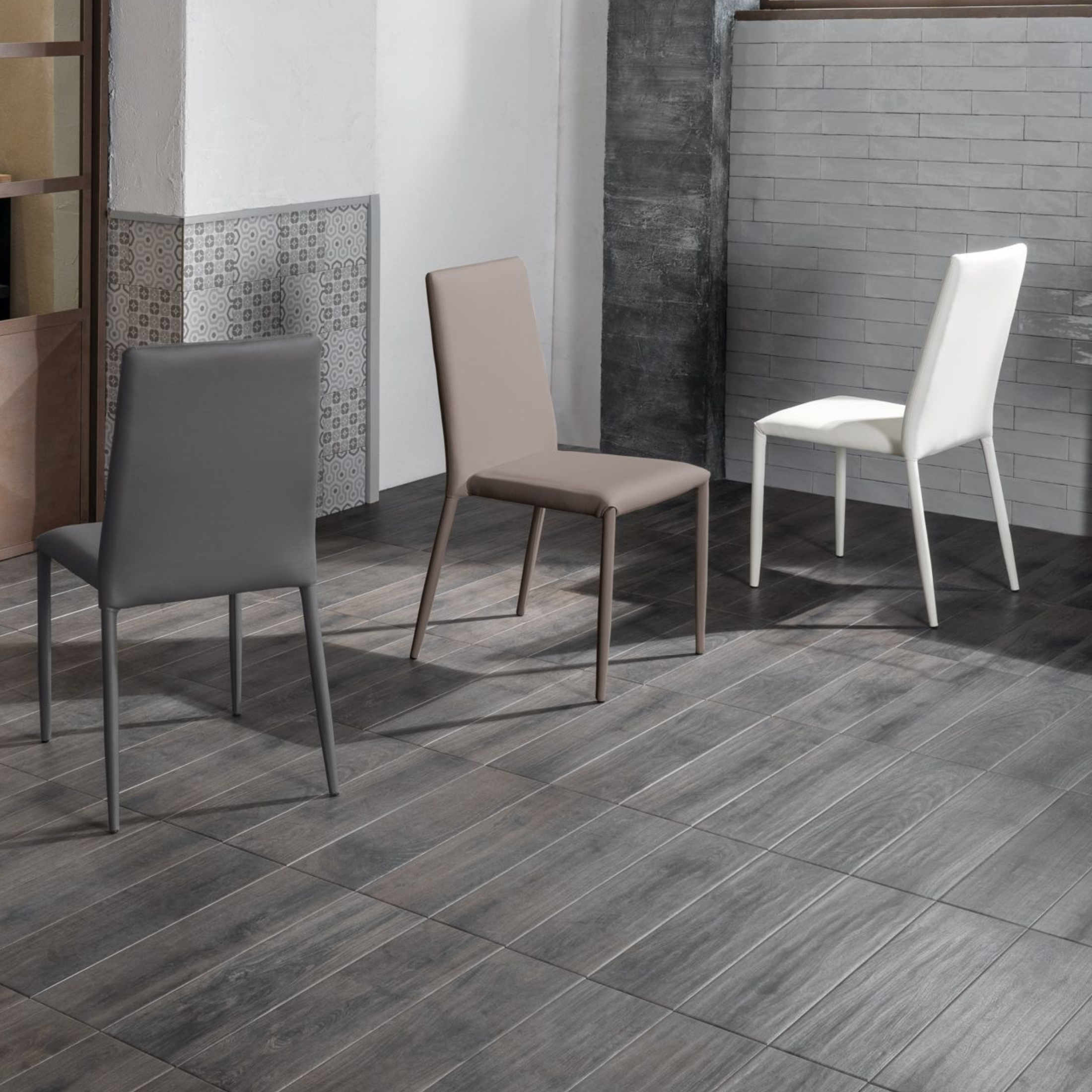 Set of modern stackable "Lavender" upholstered chairs in faux leather for the living room, 42x40 cm, 96h