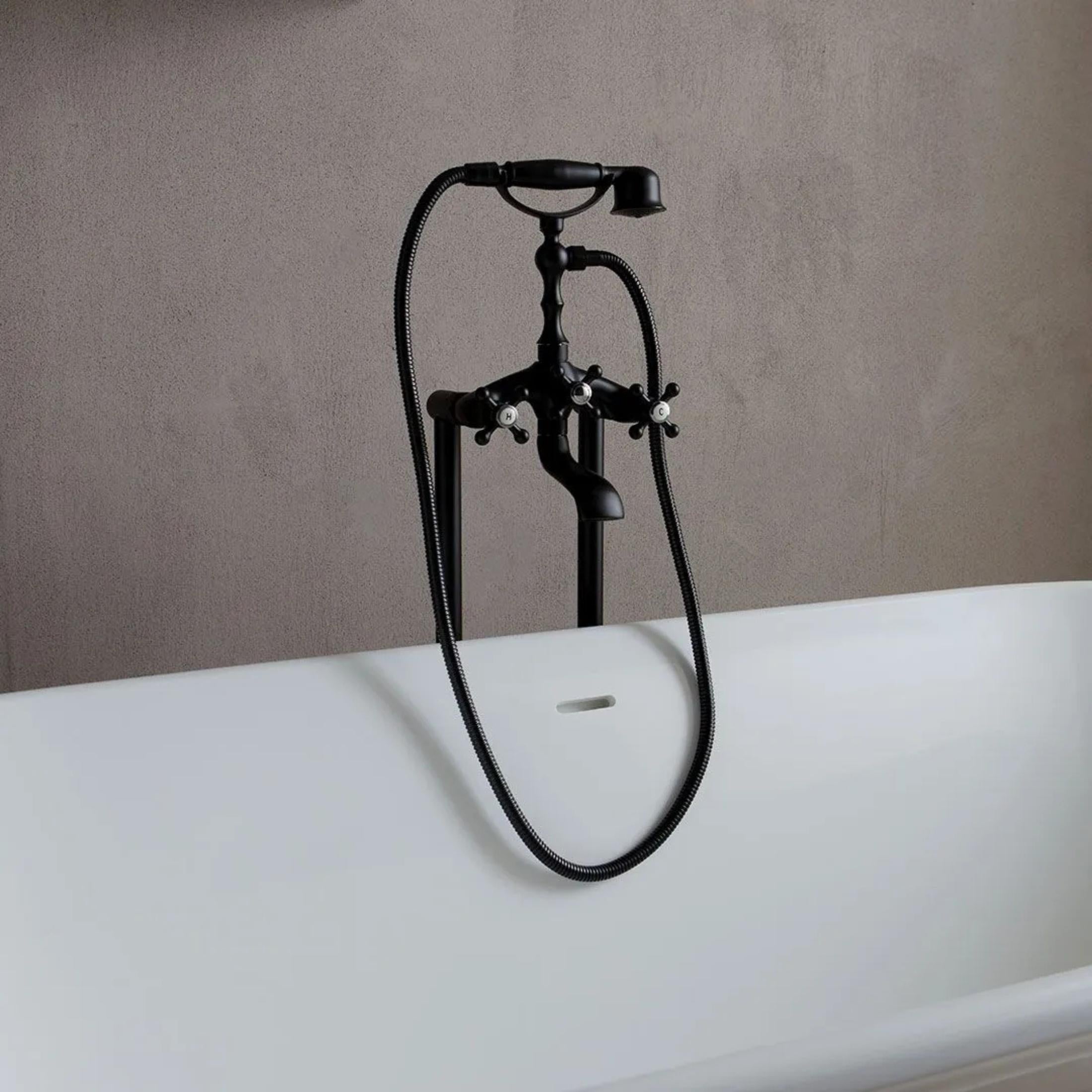 "Bari" oval freestanding bathtub in white recomposed marble, 170x84 cm, 84h