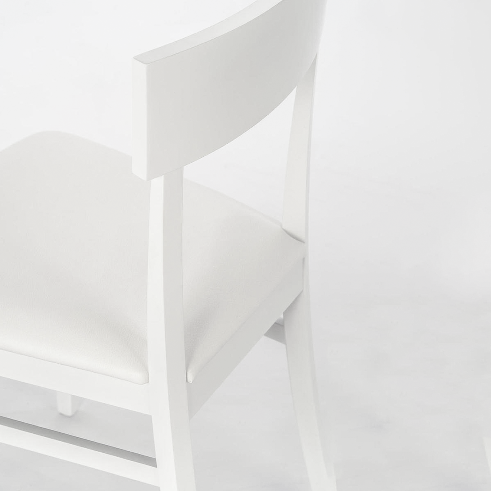 Set of "Siena" living room chairs in lacquered wood, modern upholstered, 44x45 cm, 82 cm high.