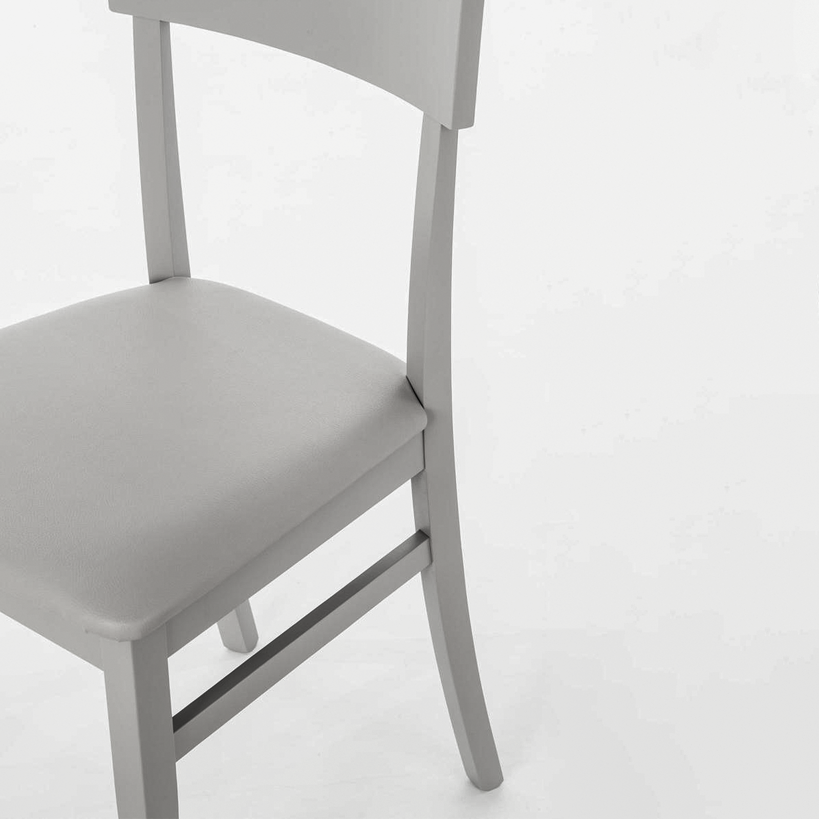 Set of "Siena" living room chairs in lacquered wood, modern upholstered, 44x45 cm, 82 cm high.