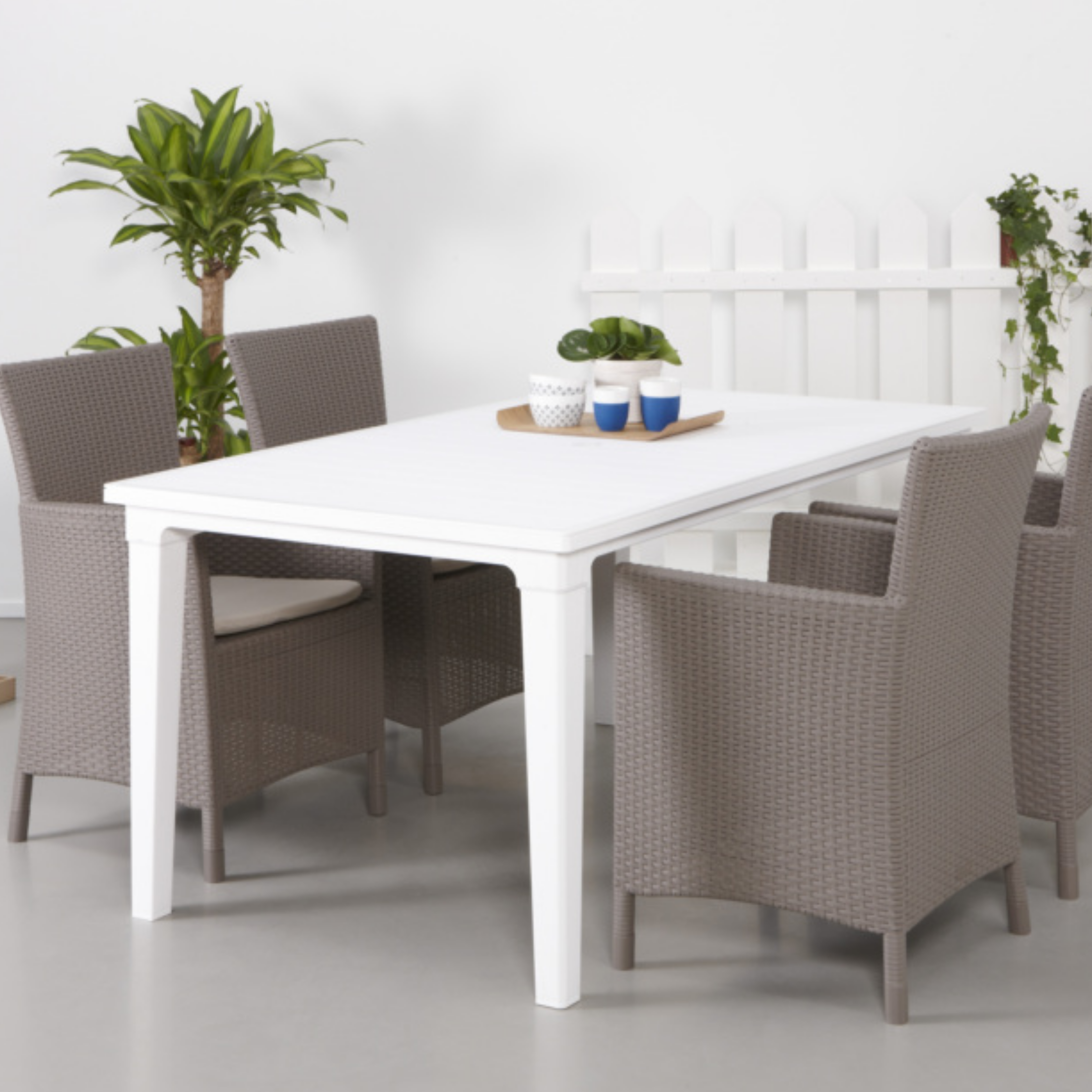 "Iowa" rattan garden armchair with seat cushion, 60x62 cm, 89 cm high.