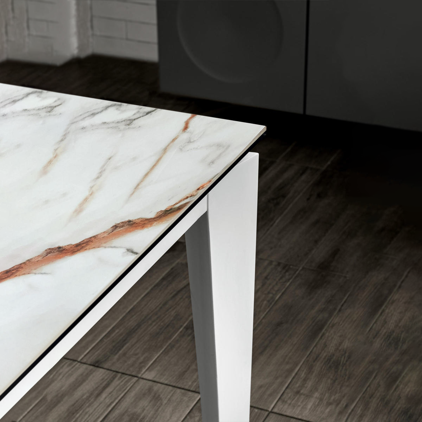 Modern extendable "Fast" table with ceramic top on tempered glass