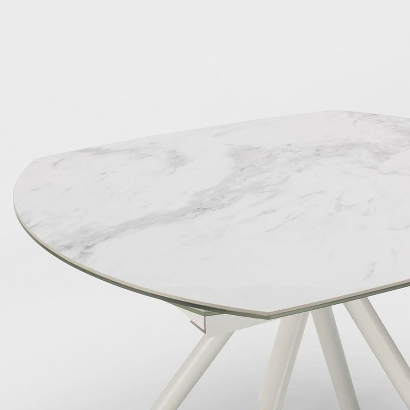 Modern extendable table "Atmosphera" with ceramic top and painted metal frame