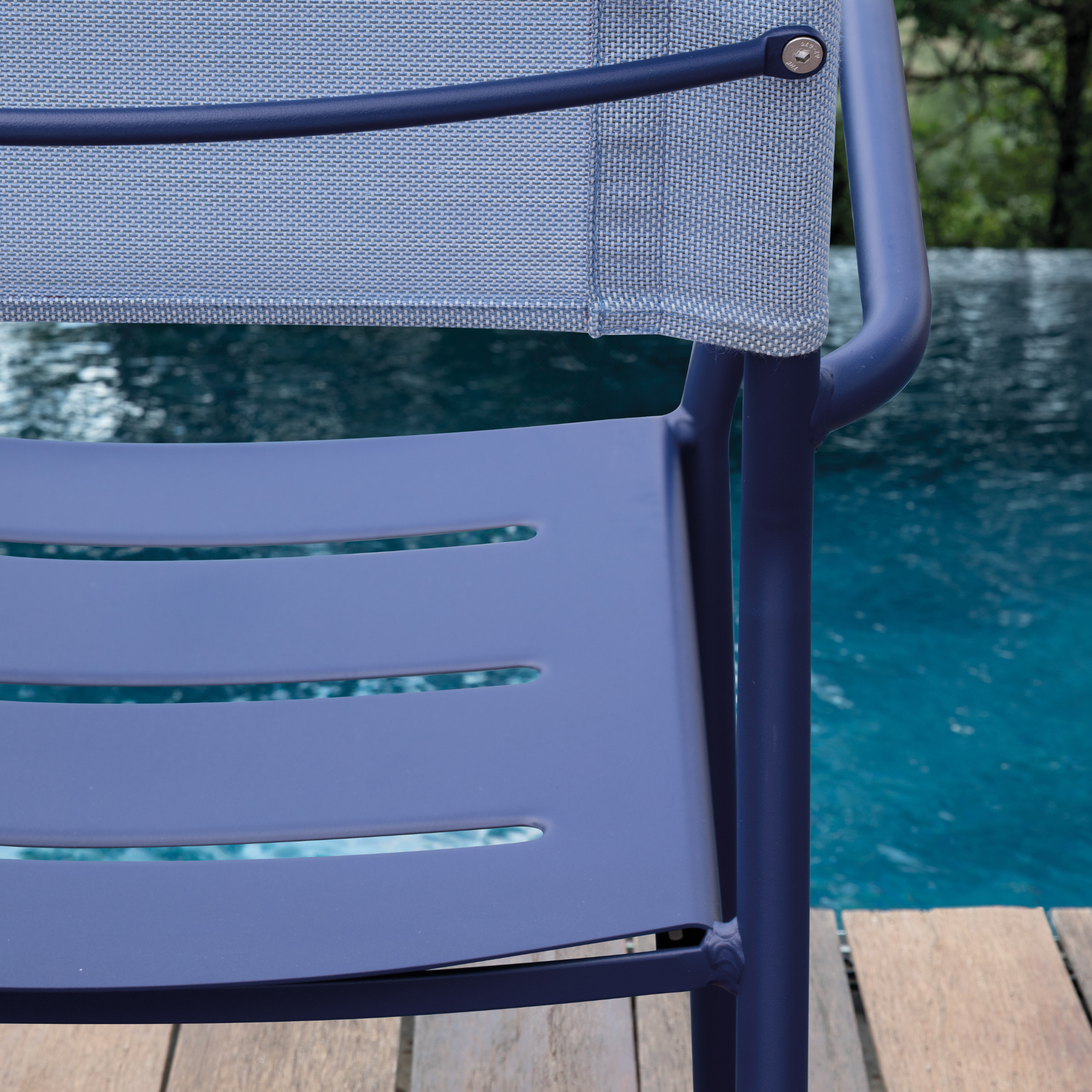 Set of "Vera" stackable garden chairs in metal and backrest in fabric, 56x50 cm, 86h