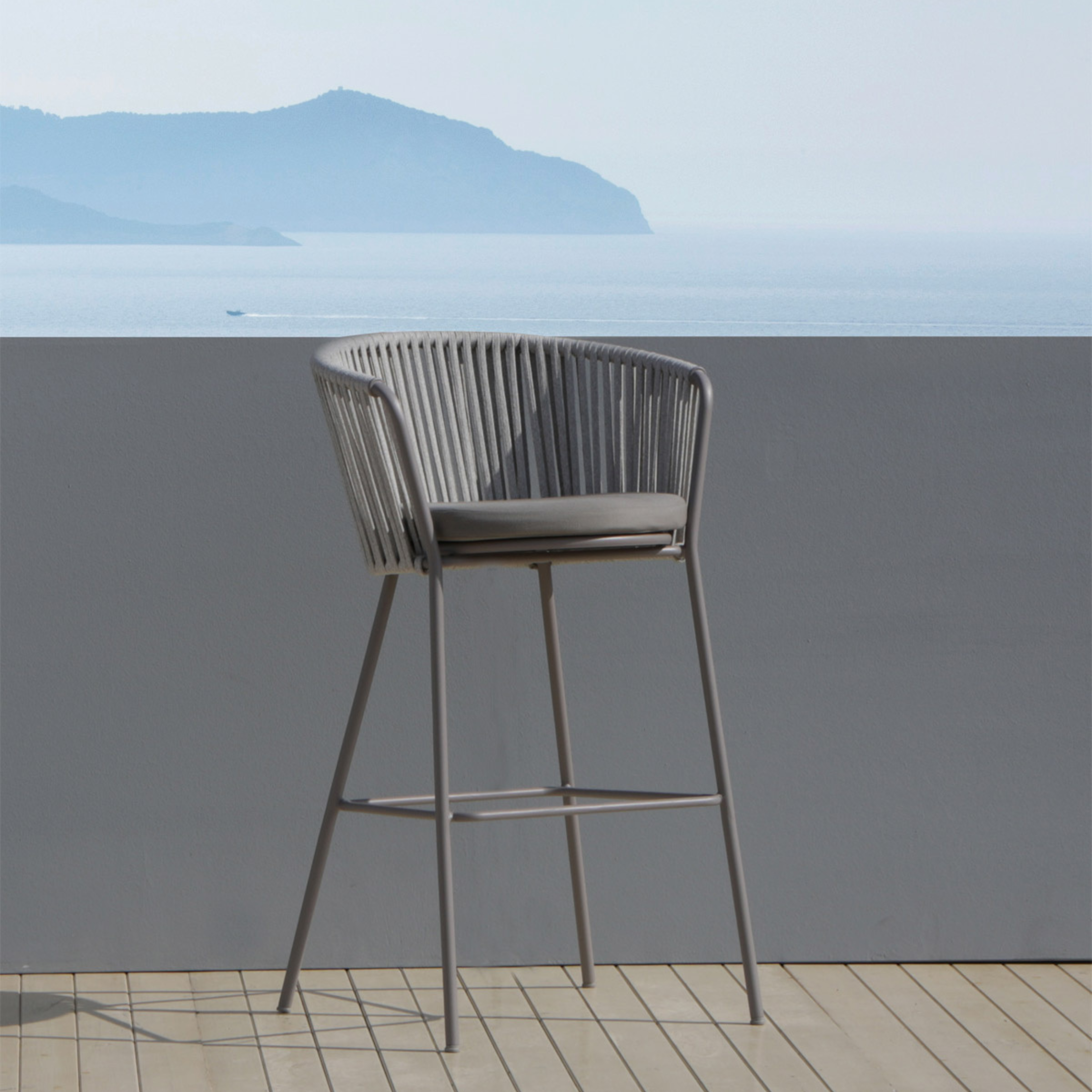 High stainless steel and rope "Daisy Rope" garden stool, 62x53 cm, 104 cm high.