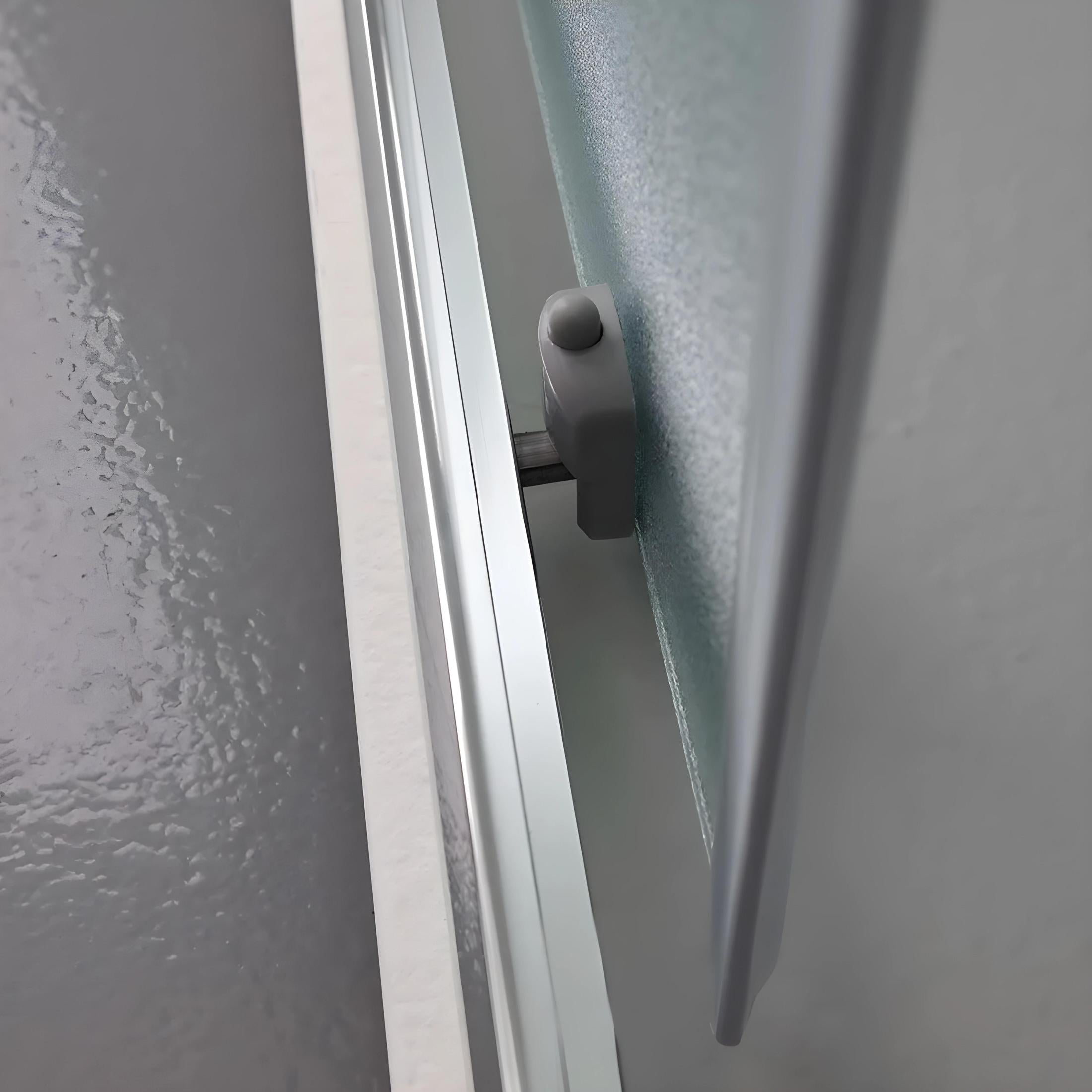 "Genova Two" shower enclosure with sliding doors in opaque tempered glass, 185 cm high.