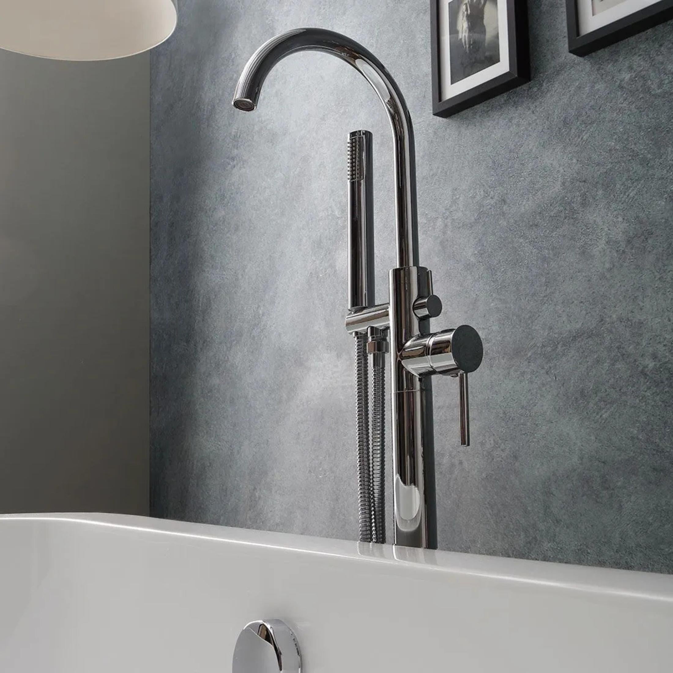 "Camilla" freestanding bathtub in white acrylic, 170x75 cm, 56h