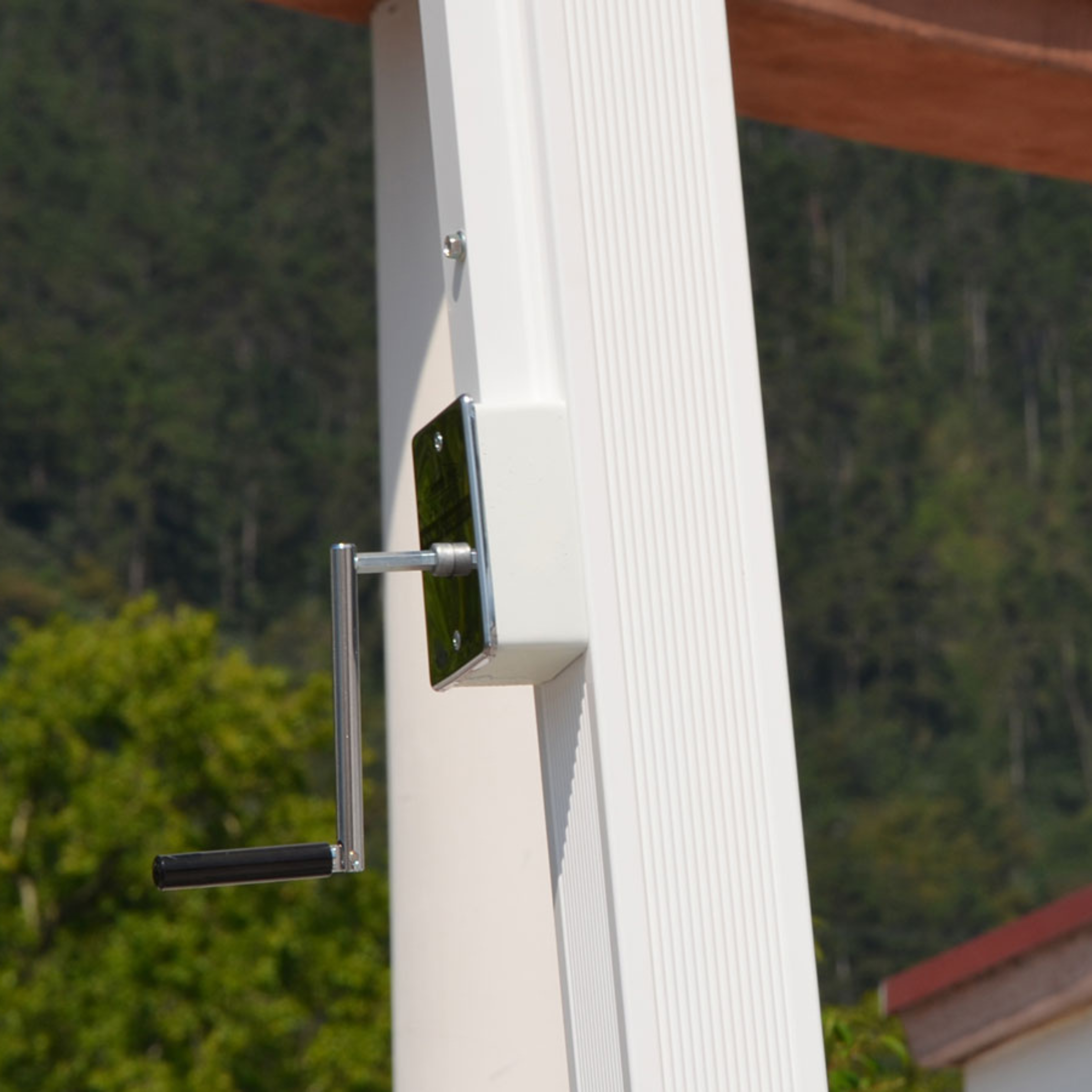 Modern "Deluxe Classic" fixed umbrella with rotating side pole