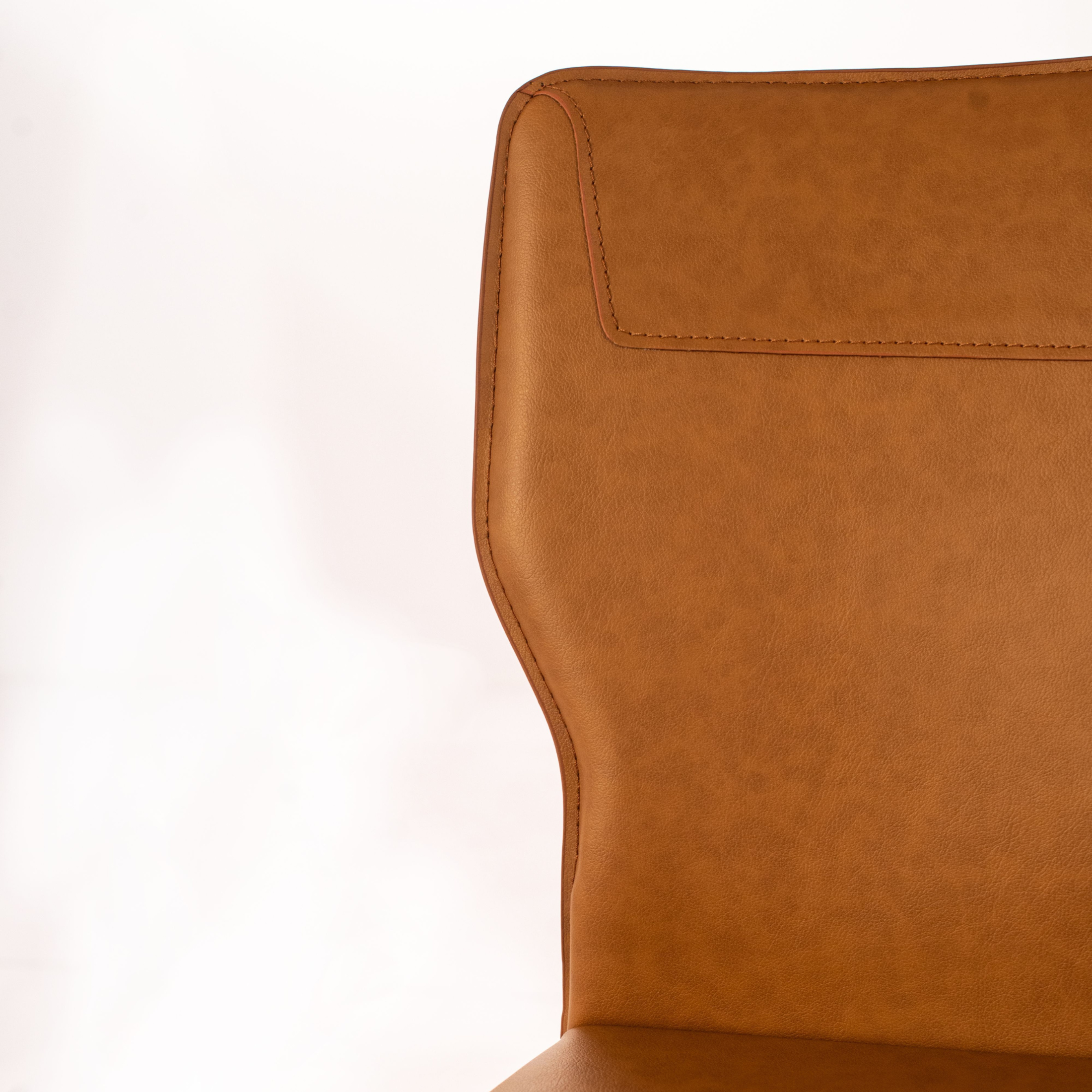 Set of modern "Quito" faux leather chairs with metal legs, 44x56 cm, 86.5 cm high.