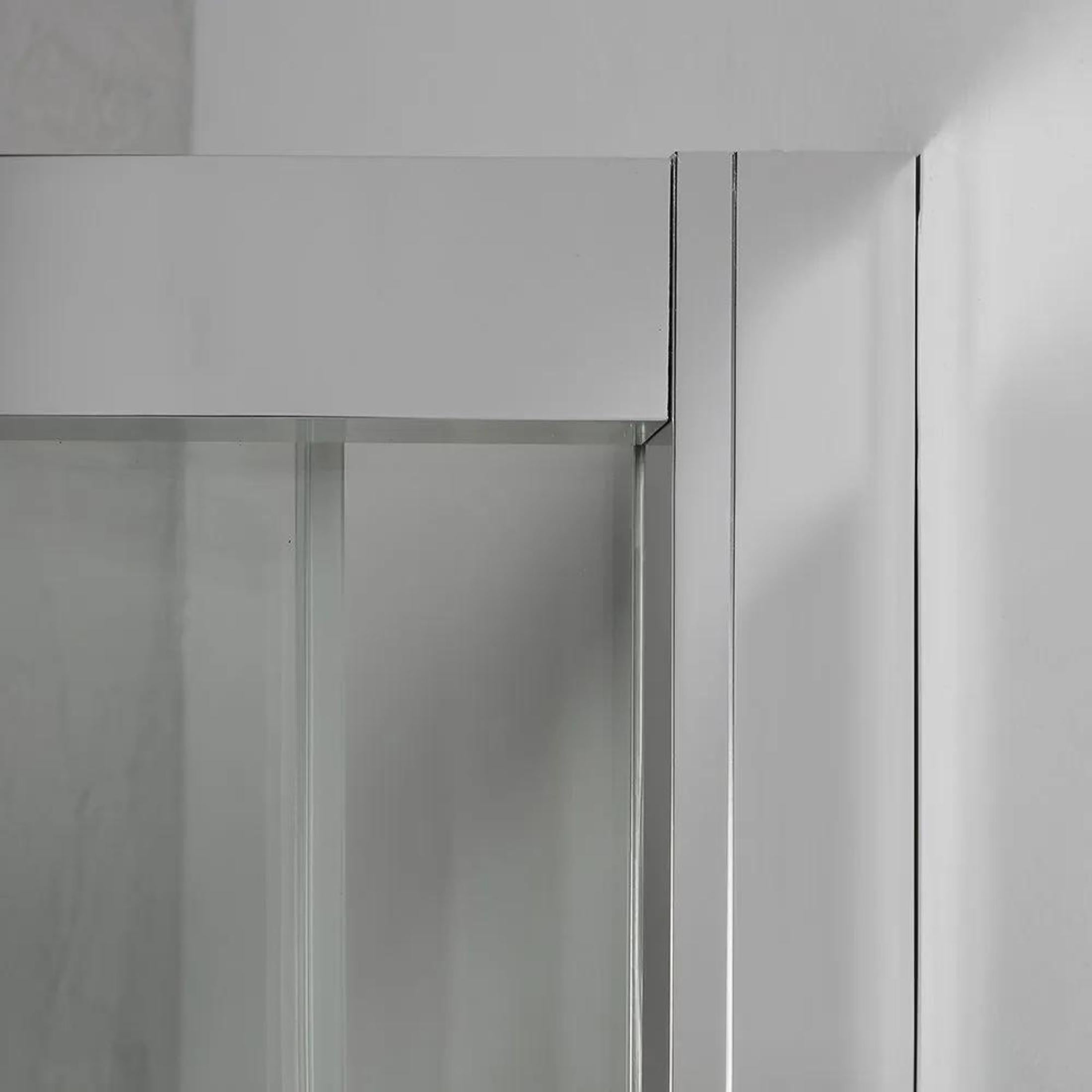 Semicircular shower enclosure with "Ferrara Two" sliding doors in tempered glass, 195 cm high.