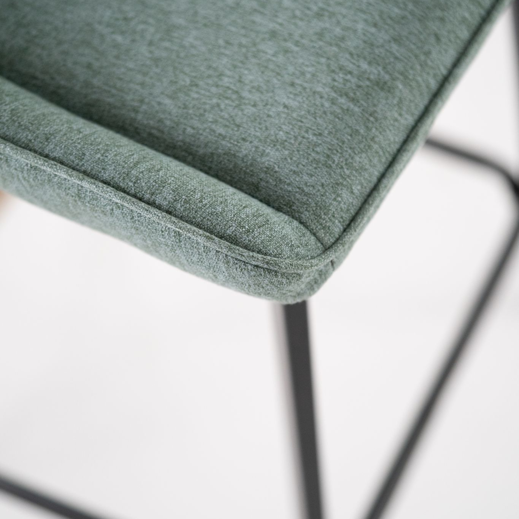 Set of "Fox" high stools in padded fabric with footrest cm 44x50 94h