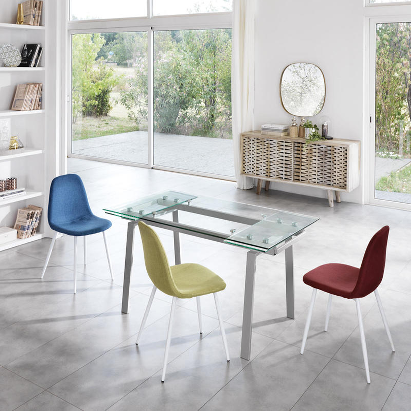 Extendable tempered glass table "Nathan" with metal legs, 140/200x80 cm, 76 cm high.