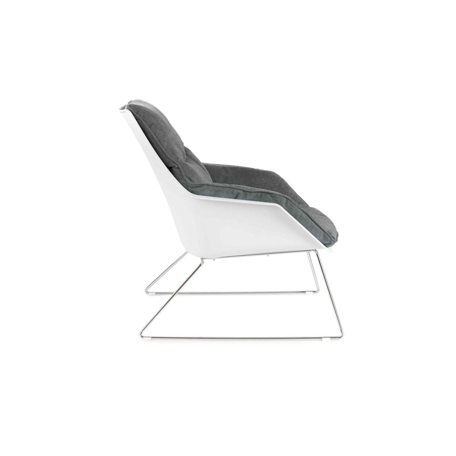 "Audrey" modern upholstered armchair in fabric with metal legs, 74x85 cm, 86 cm high.