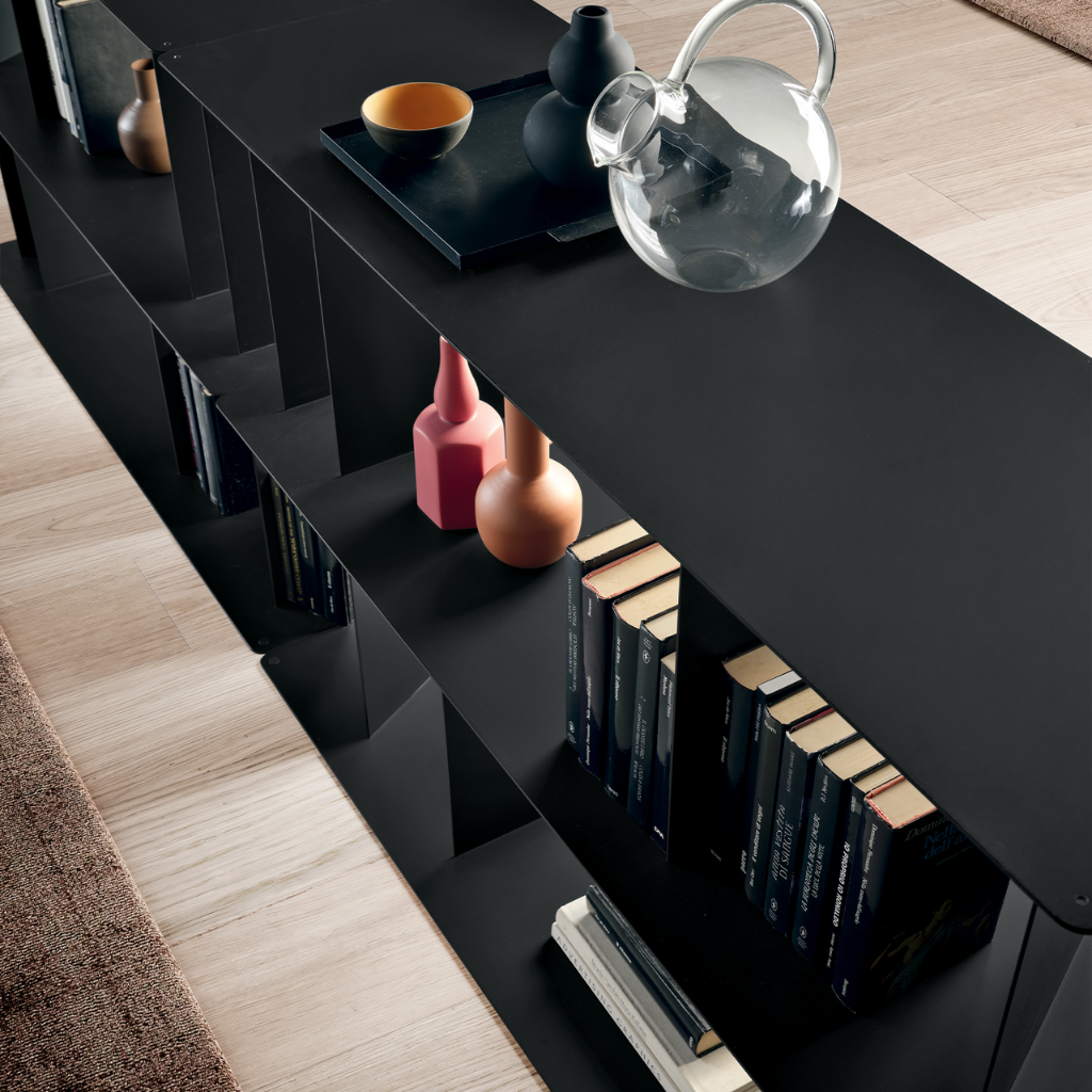 Versatile and modular three-shelf "Bert" metal bookcase, 130x40 cm, 85 cm high.