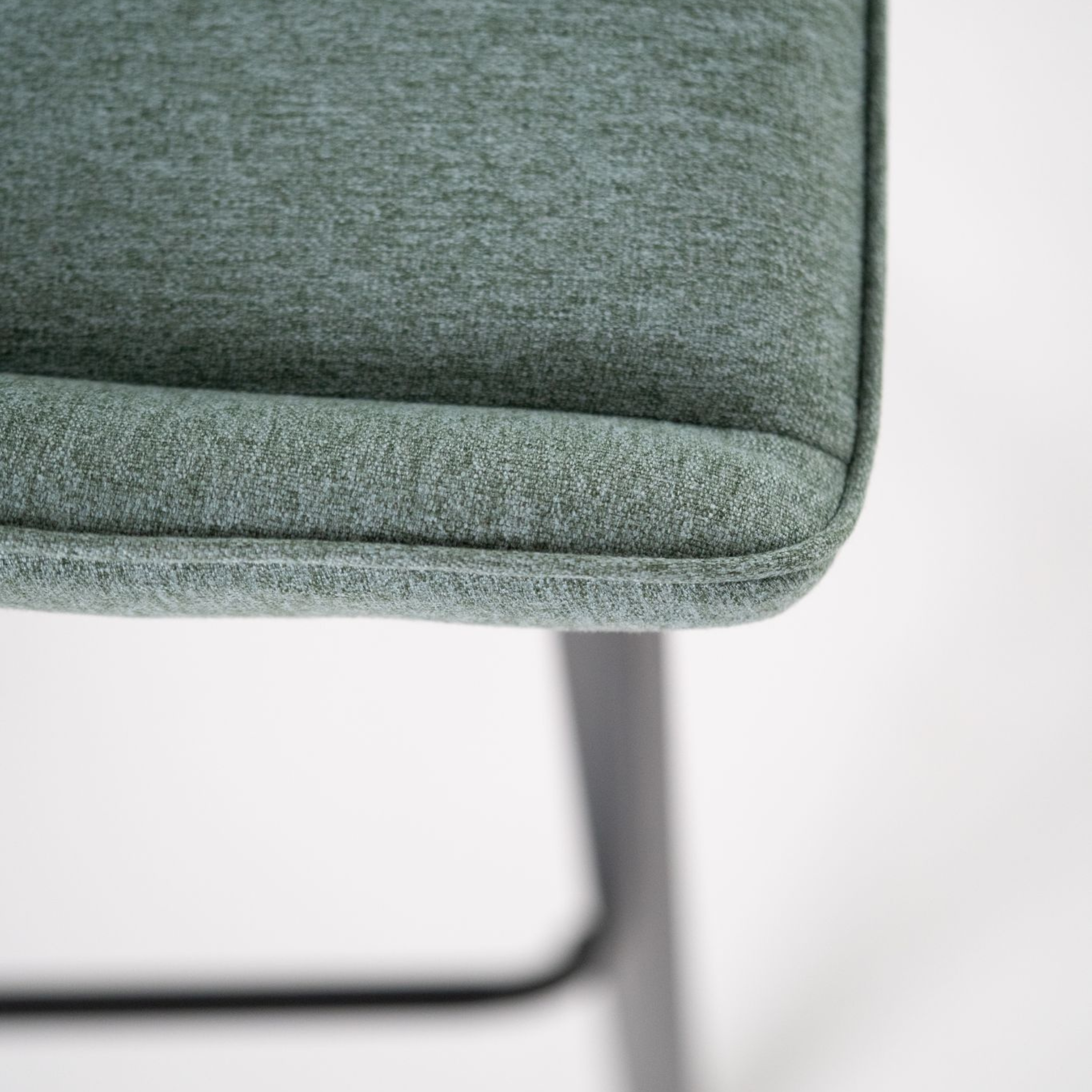 Set of "Fox" high stools in padded fabric with footrest cm 44x50 94h