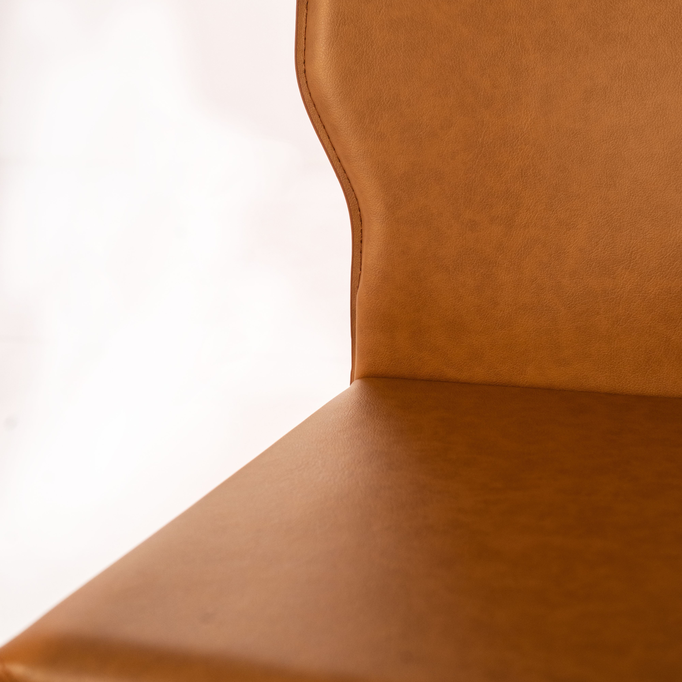 Set of modern "Quito" faux leather chairs with metal legs, 44x56 cm, 86.5 cm high.