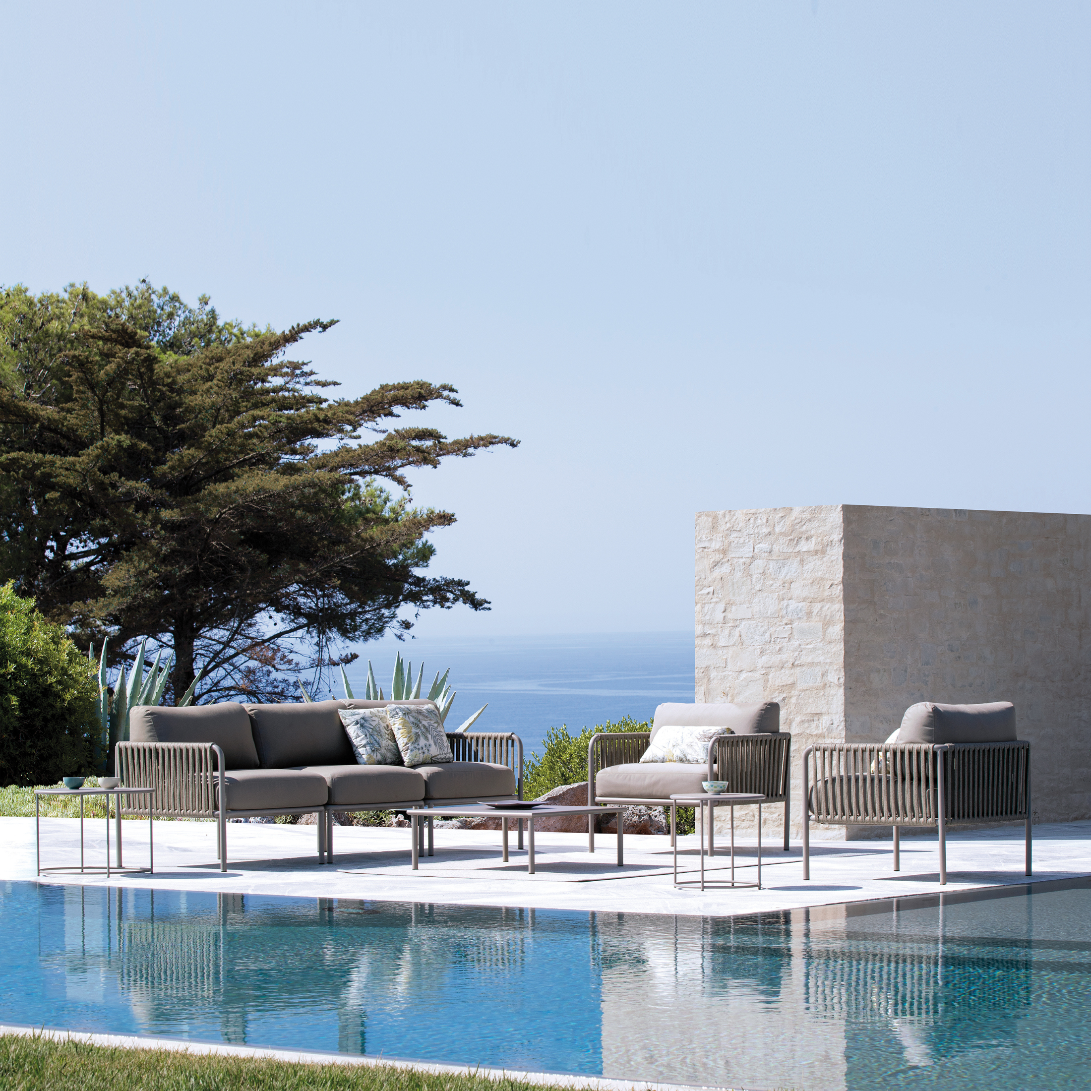 Single sofa with "Key West" rope backrest and cushions 80x80 cm 64h