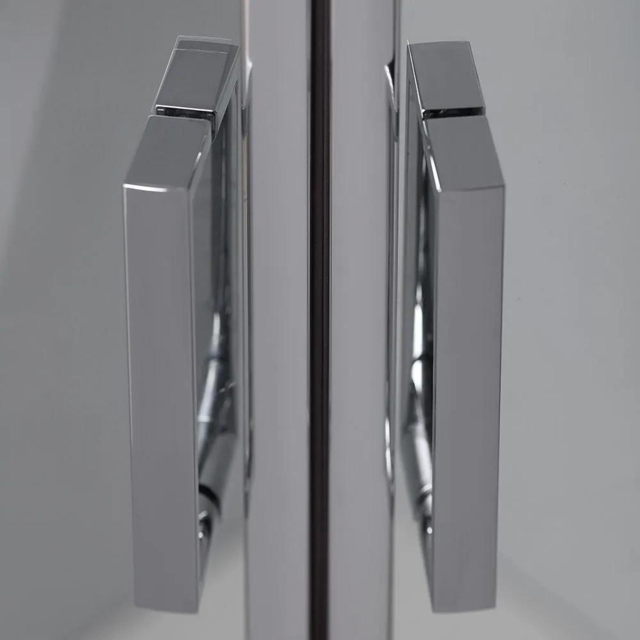 Semicircular shower enclosure with "Ferrara Two" sliding doors in tempered glass, 195 cm high.