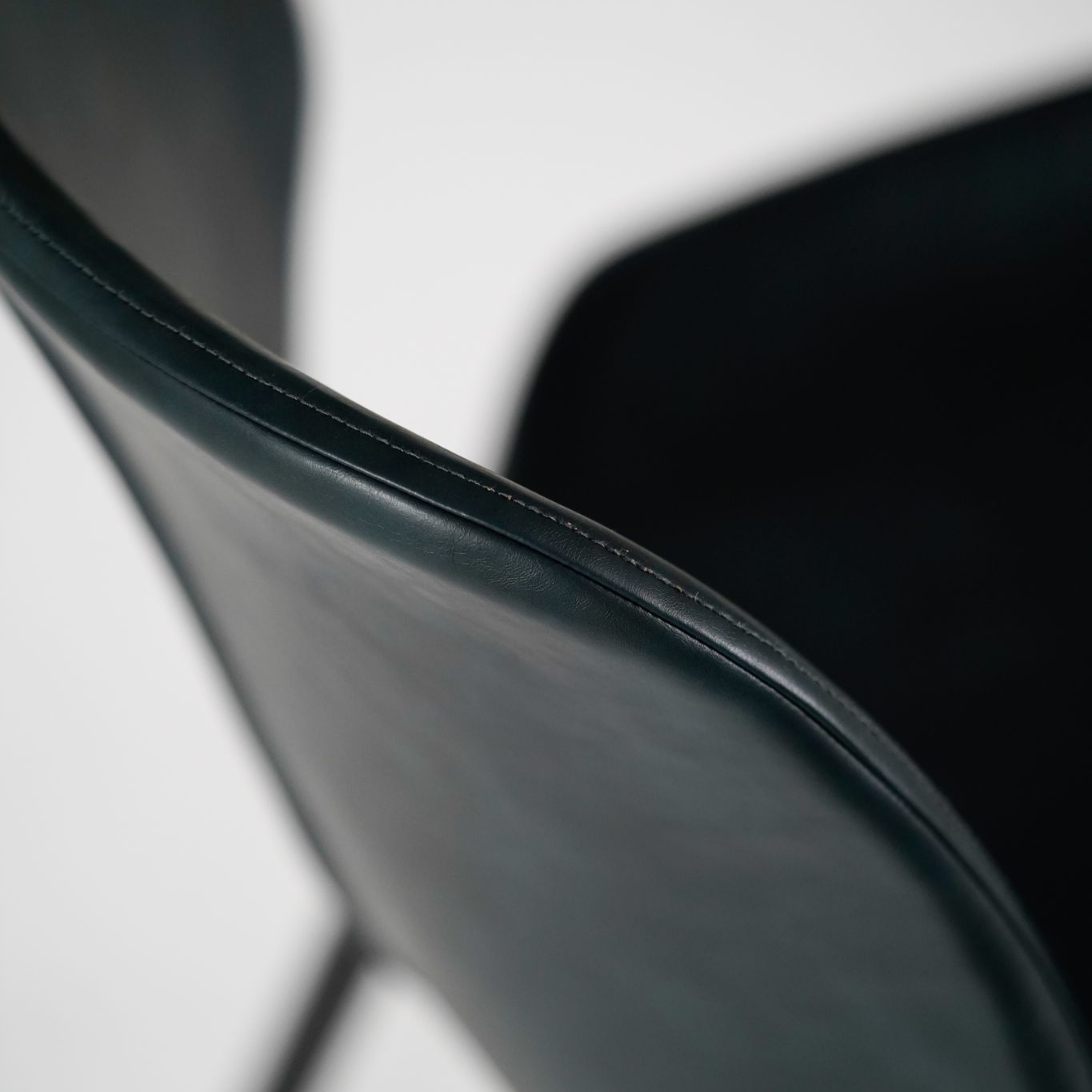 Set of elegant chairs in faux leather "Liam" soft touch vintage cm 45x55 83h