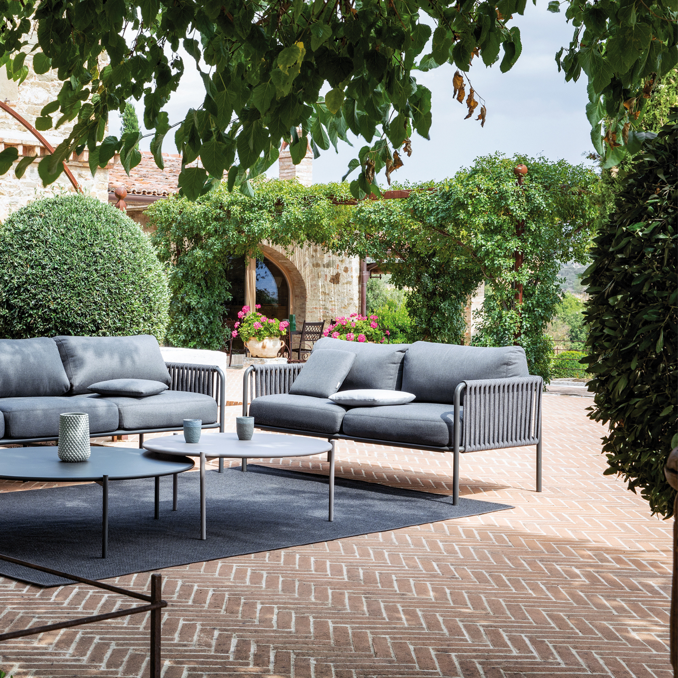 Single sofa with "Key West" rope backrest and cushions 80x80 cm 64h