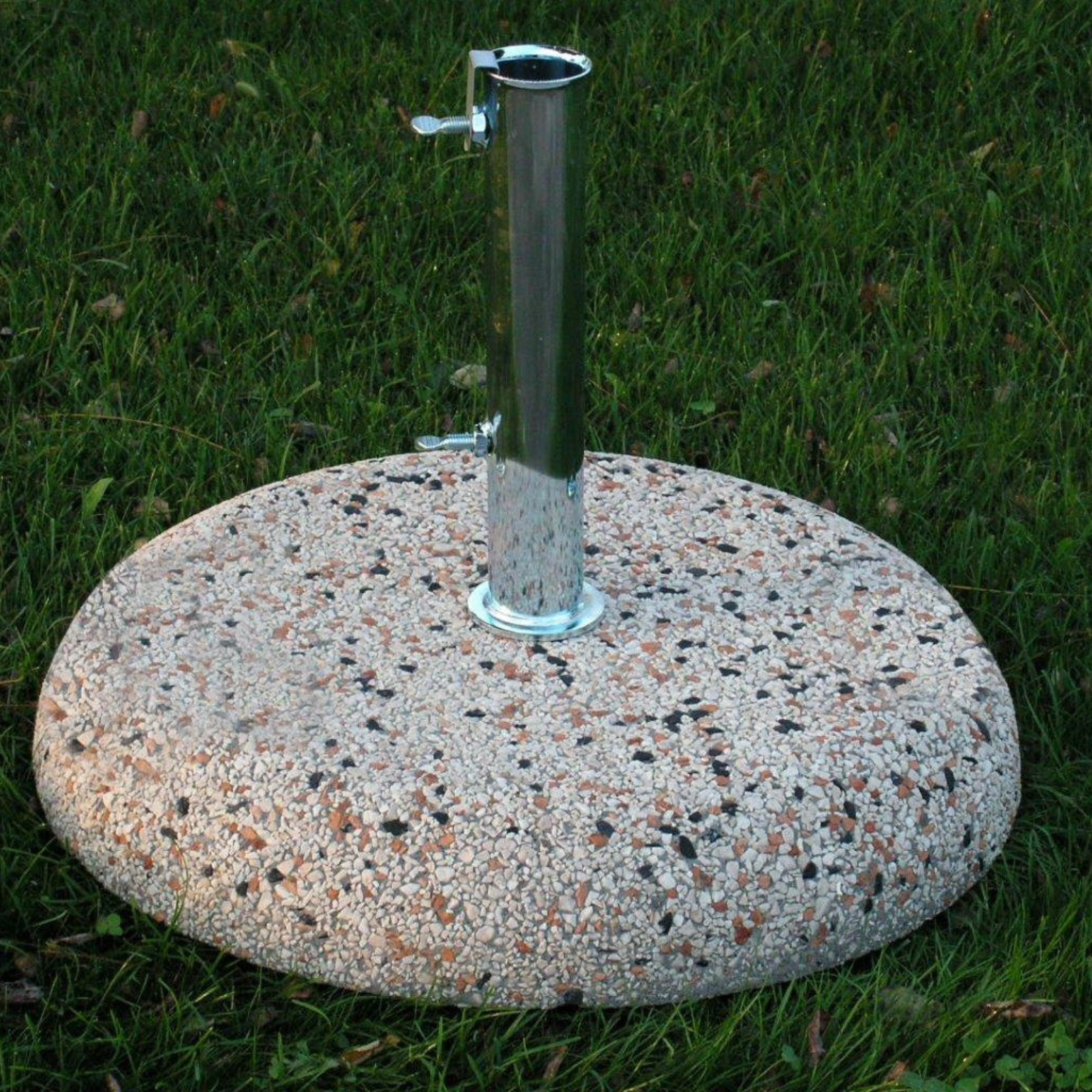 Gravel concrete base for round "Venice" garden umbrellas