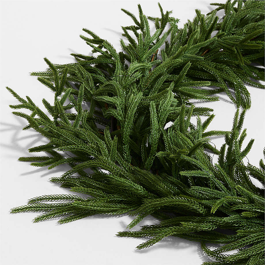 Ghirlanda natalizia Norfolk Pine "Pattyx" in Pe effetto Real Touch da 270 cm - MondoViro