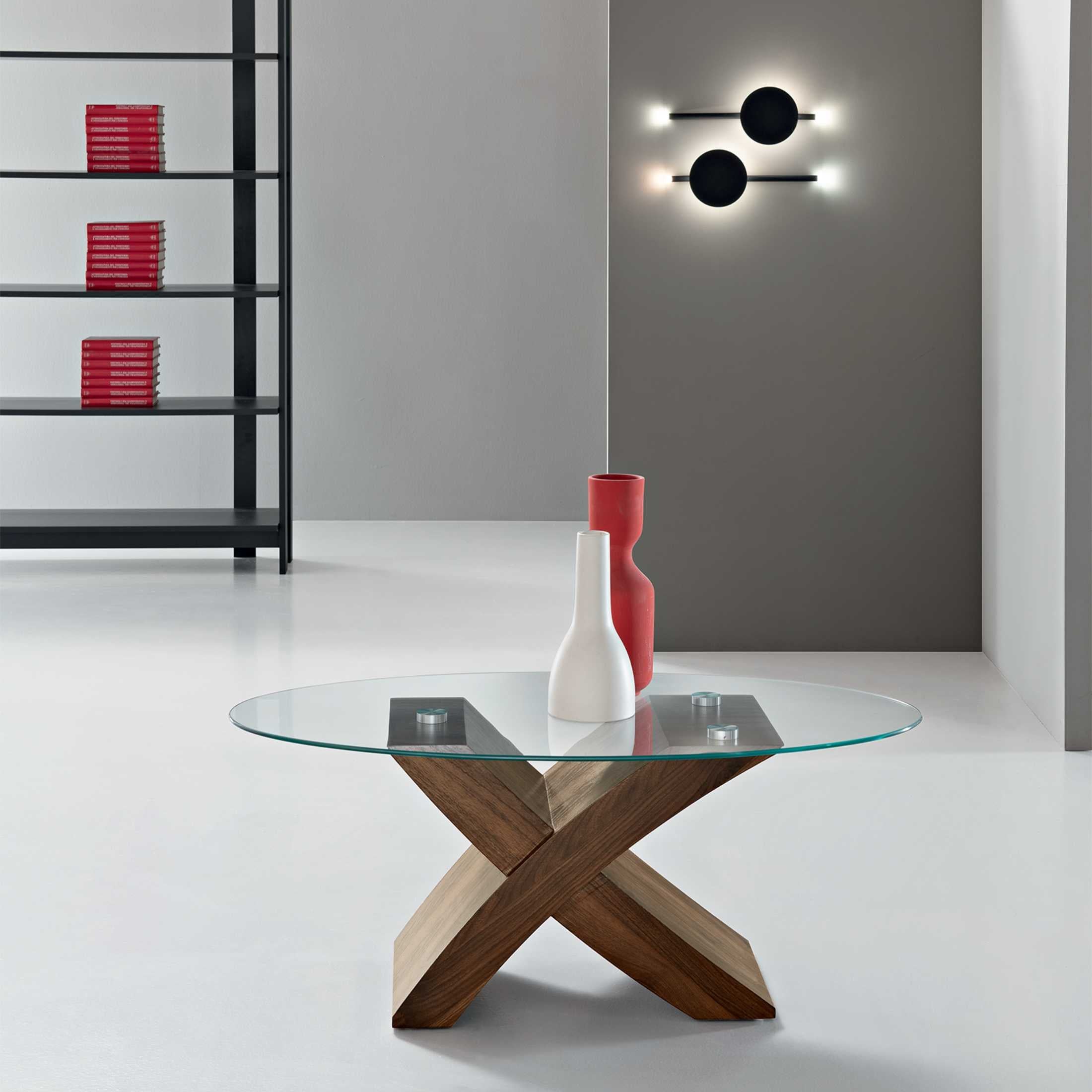 "Jeda" oval glass coffee table with wooden base, 110x59 cm, 45 cm high.