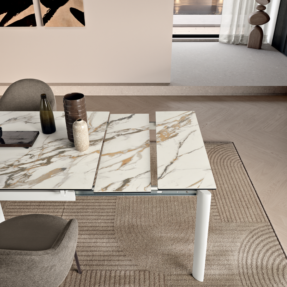 Extendable "Strato" table with marble-effect porcelain stoneware top