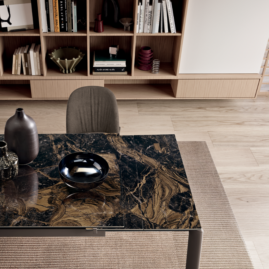 Extendable "Strato" table with marble-effect porcelain stoneware top