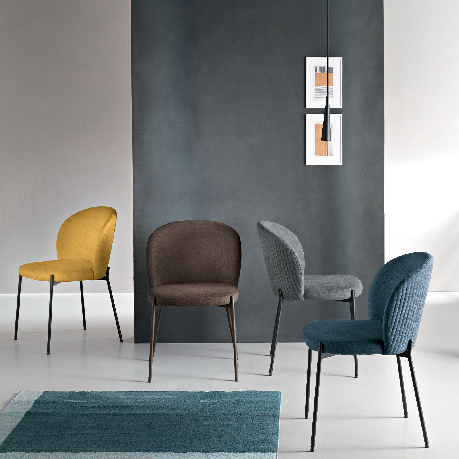 Set of modern "Lizzy" dining chairs in padded fabric, 80x45 cm, 55 cm high.