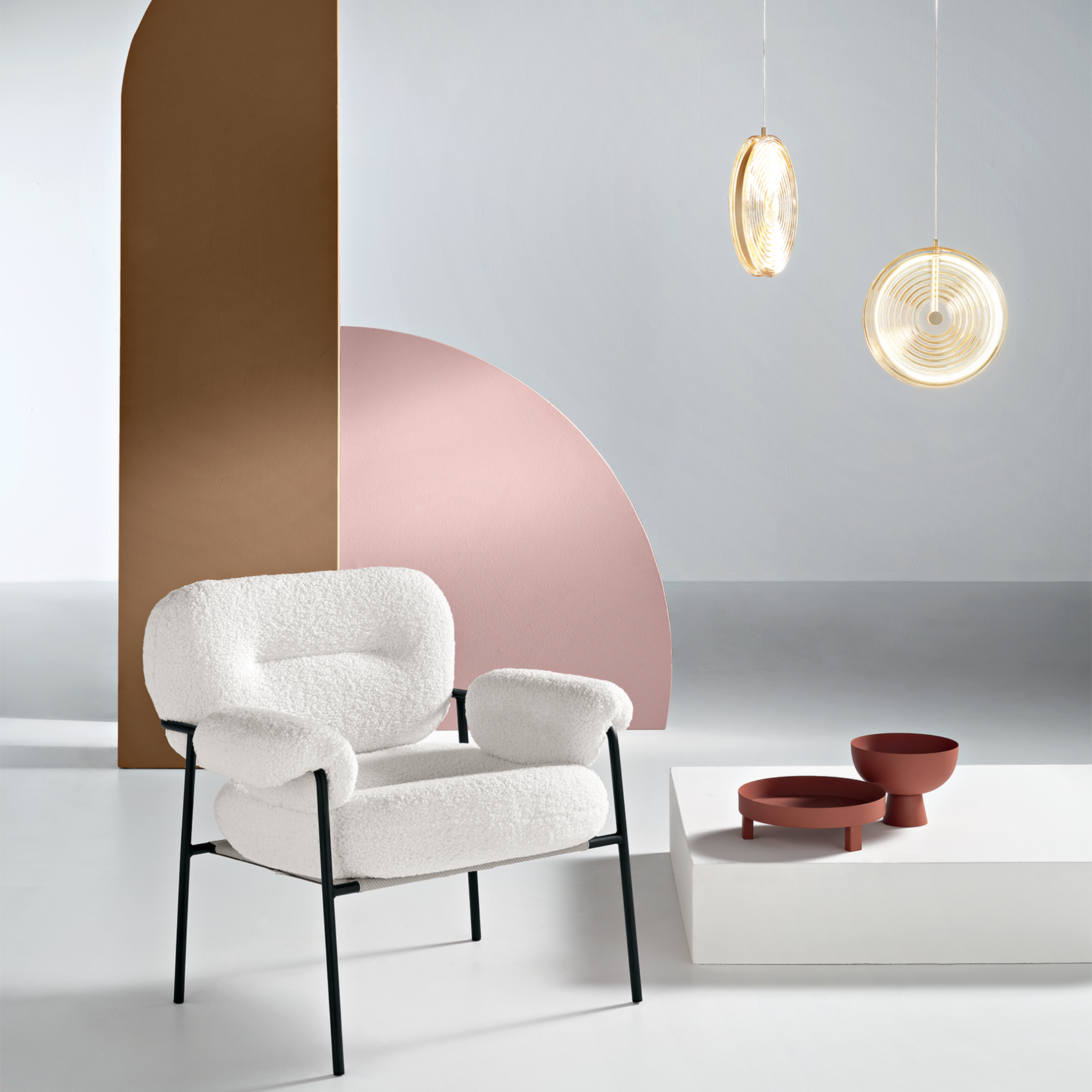 Sillón moderno en tejido bouclé "Mira" con estructura de metal negro 80x79 cm 75h