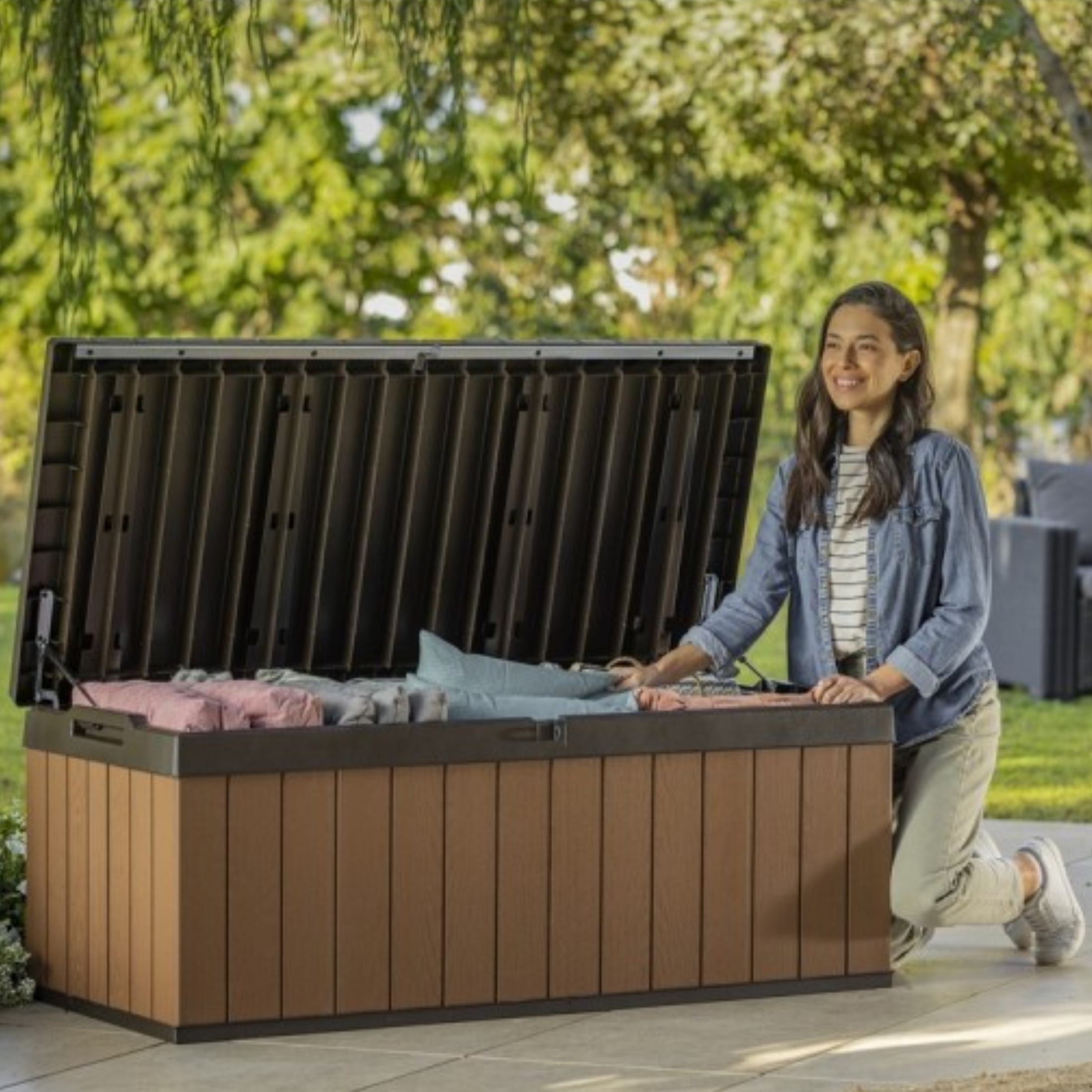 "Darwin" large resin outdoor trunk with wood effect, 142.9 x 65.5 cm, 54.4 cm high