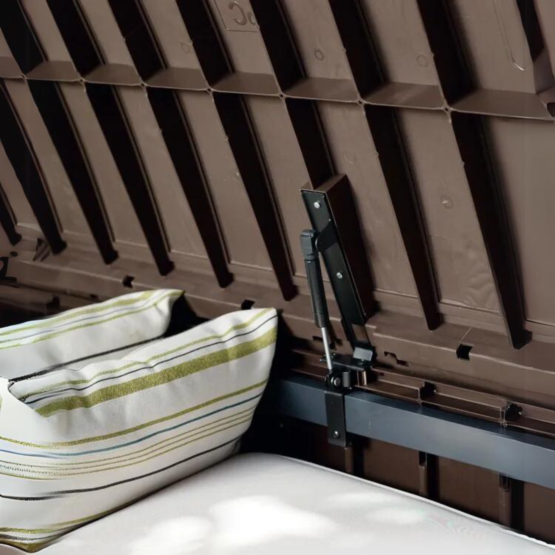 "Mood" wood-effect resin trunk for outdoor use, spacious, 128x65 cm, 61h